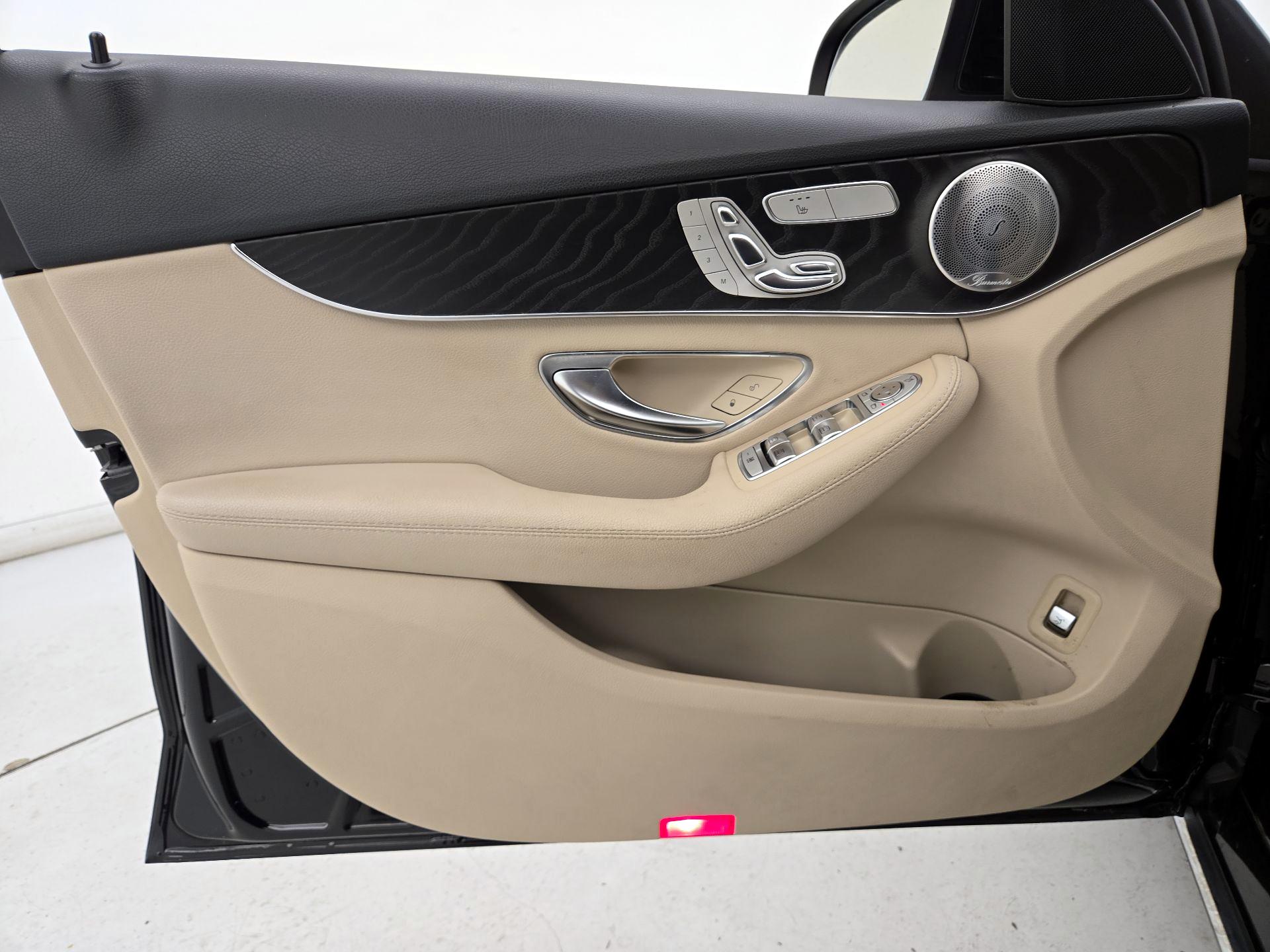 Thumbnail: 2016 Mercedes-Benz C-Class - 12