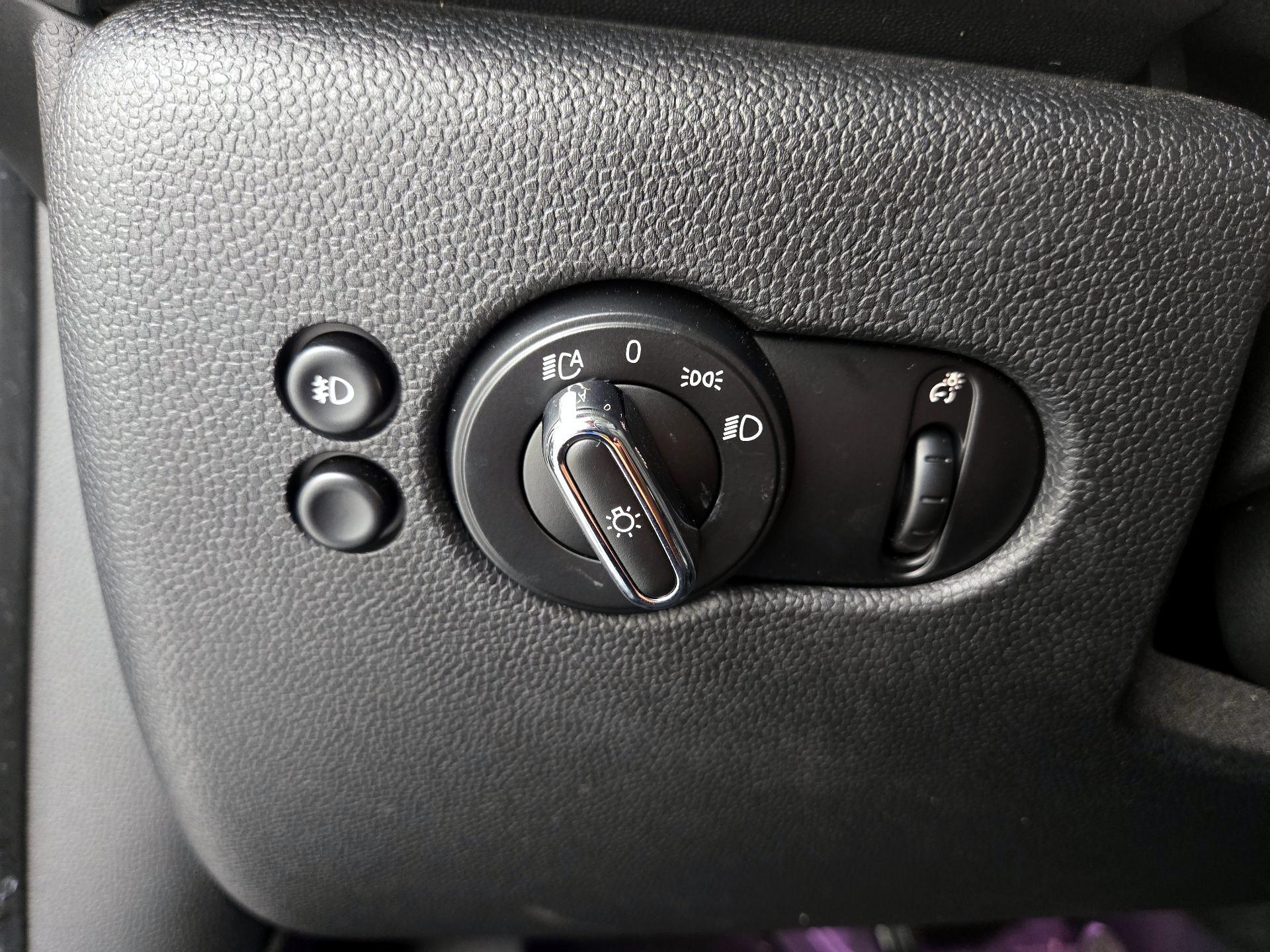 Thumbnail: 2021 MINI Cooper Hardtop - 13