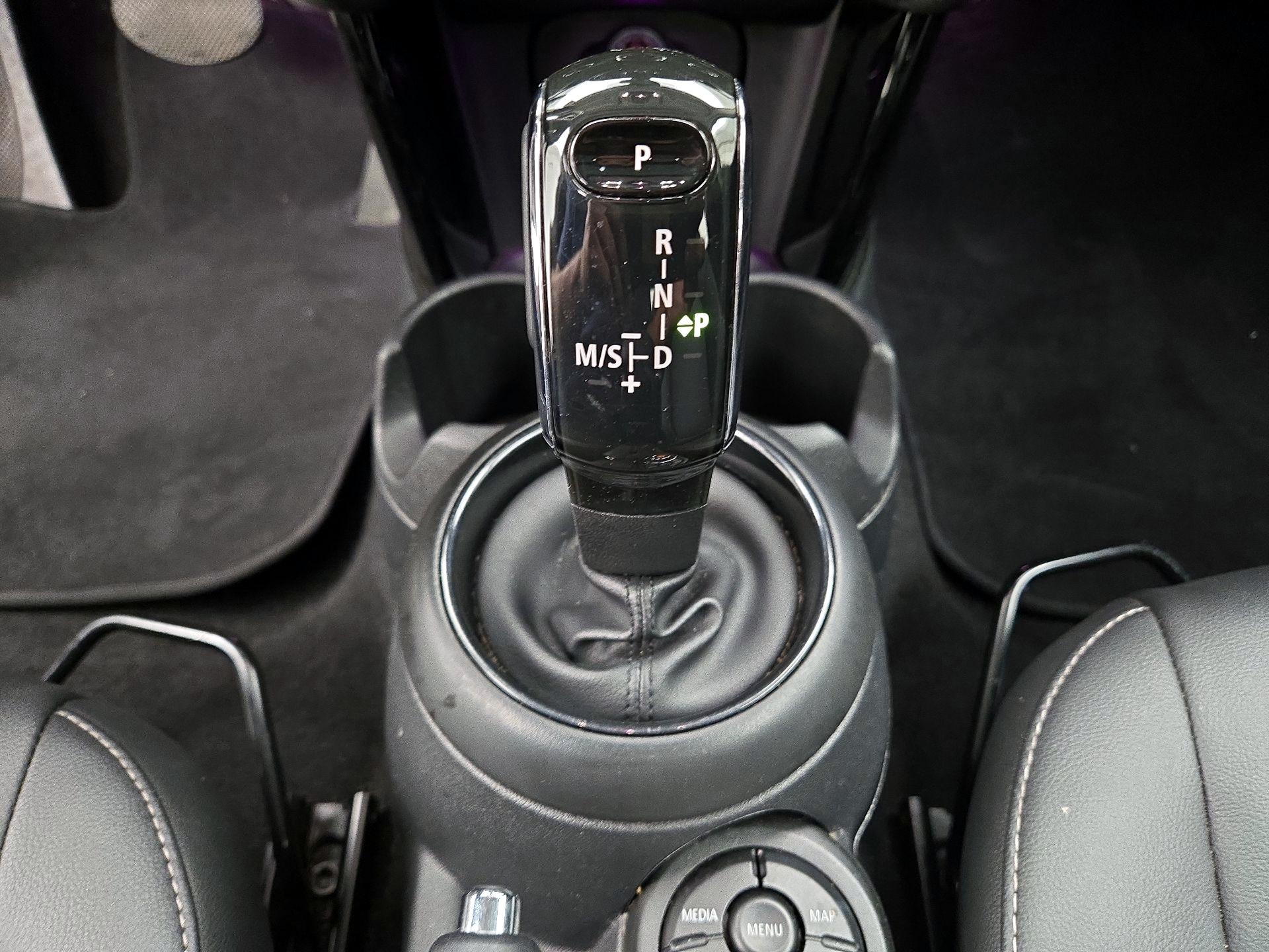 Thumbnail: 2021 MINI Cooper Hardtop - 18