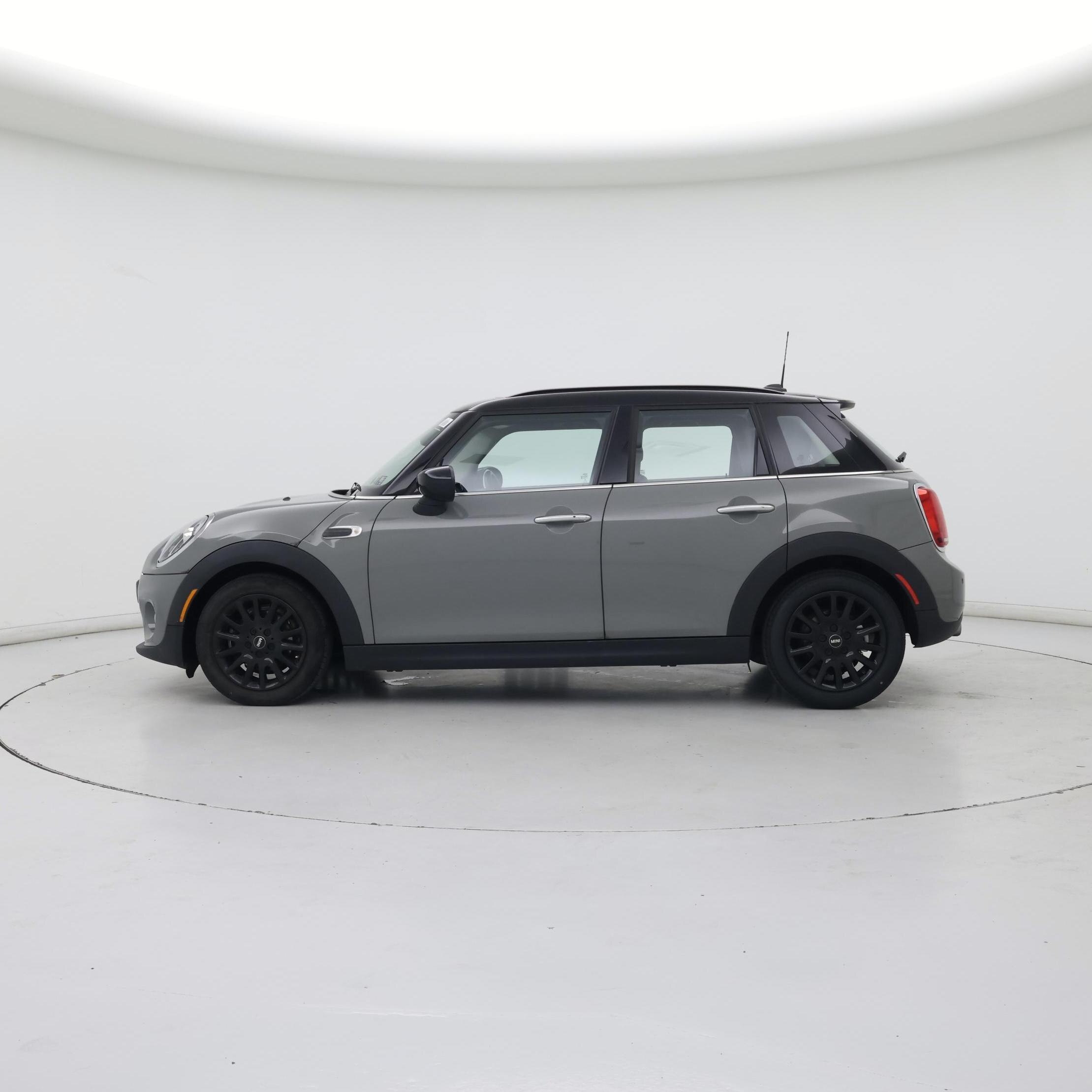 Thumbnail: 2021 MINI Cooper Hardtop - 3