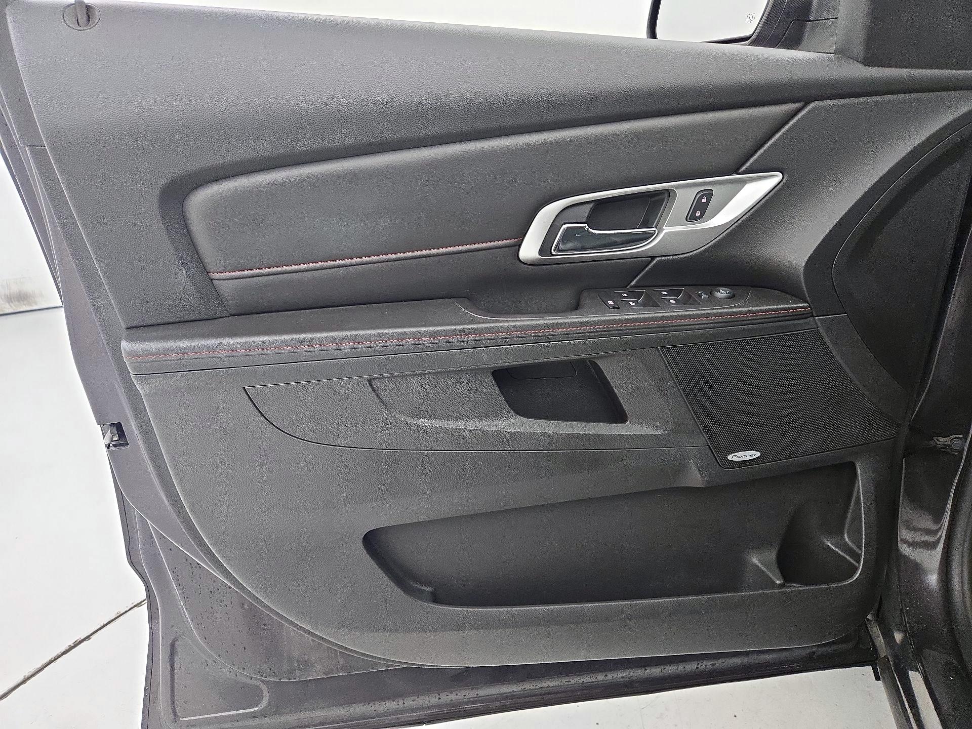 Thumbnail: 2015 GMC Terrain - 12