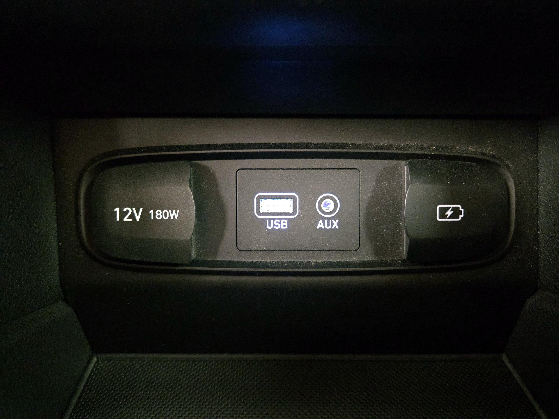 Thumbnail: 2019 Hyundai Santa Fe - 18
