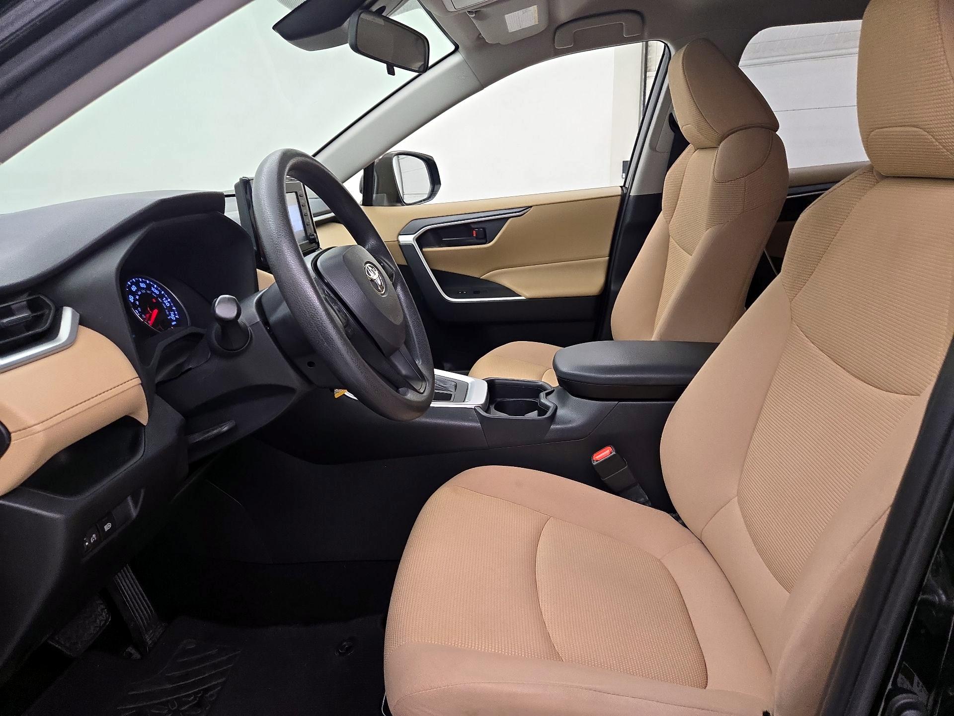 Thumbnail: 2019 Toyota RAV4 - 11
