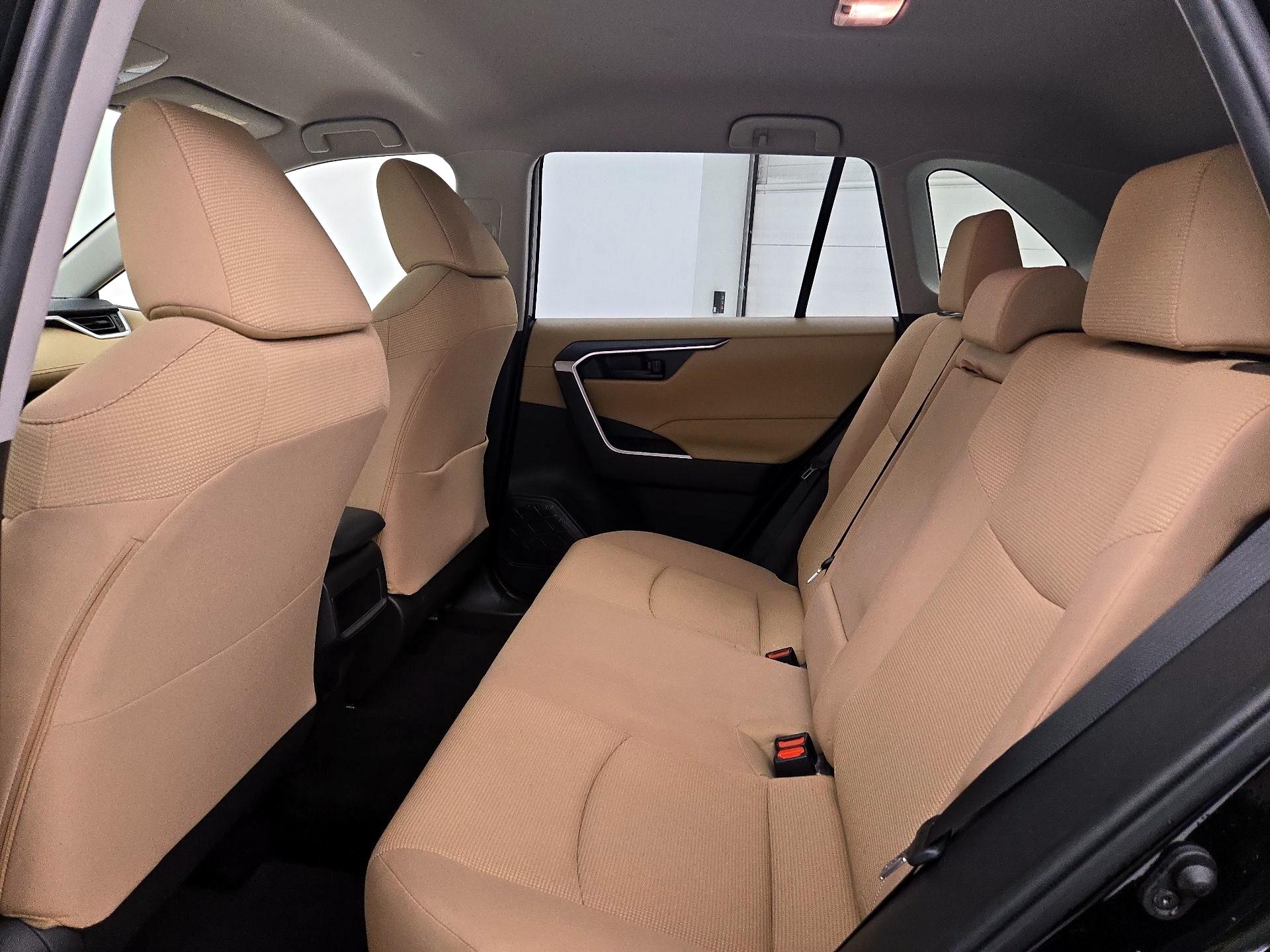 Thumbnail: 2019 Toyota RAV4 - 19