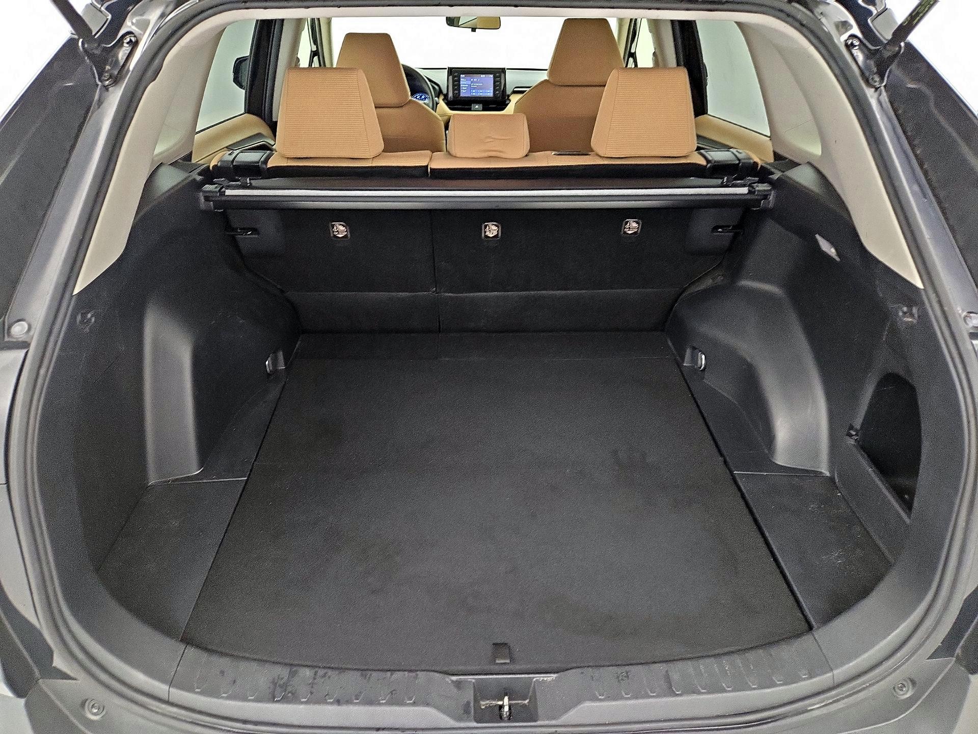 Thumbnail: 2019 Toyota RAV4 - 20