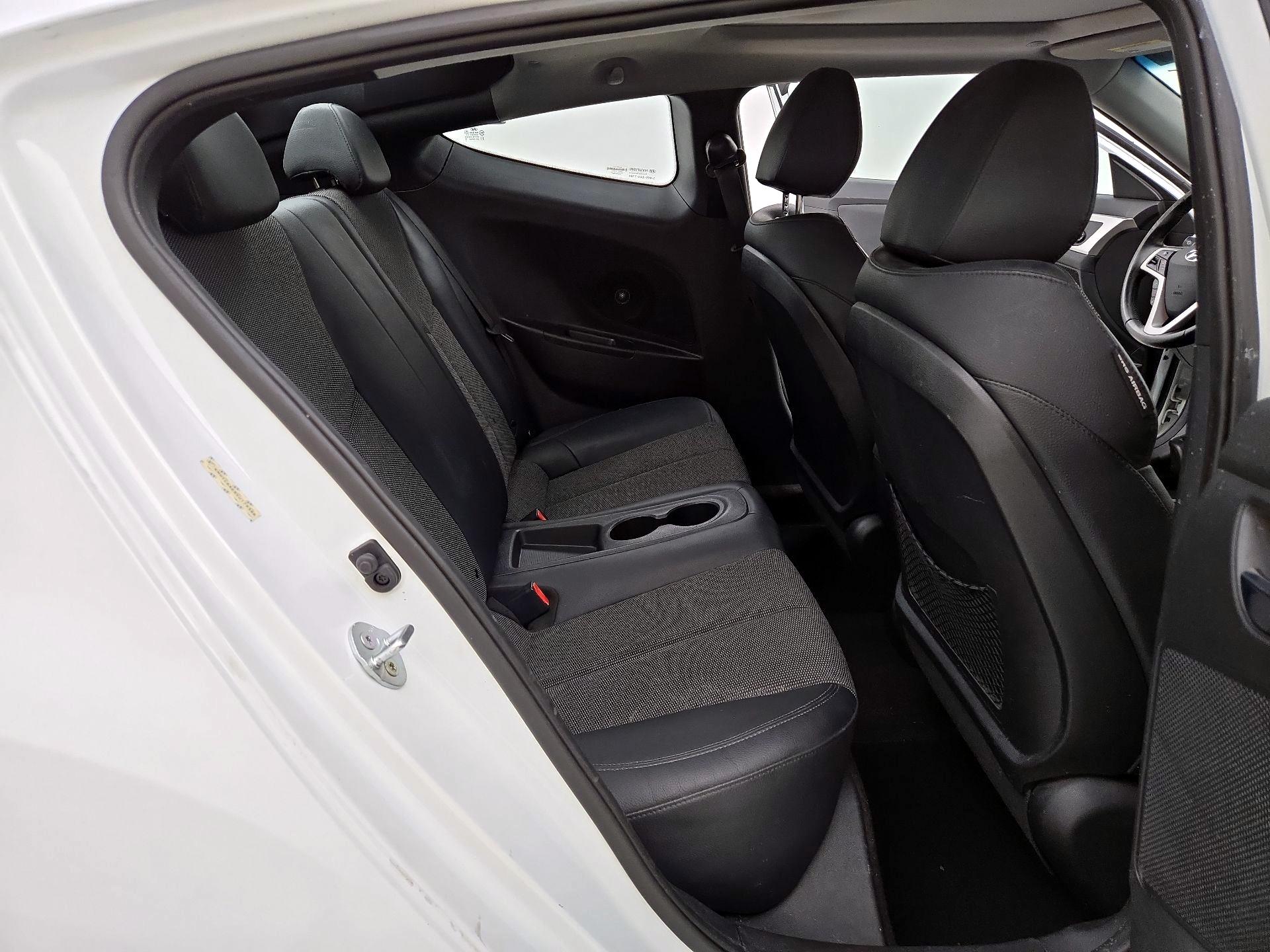 Thumbnail: 2013 Hyundai Veloster - 19