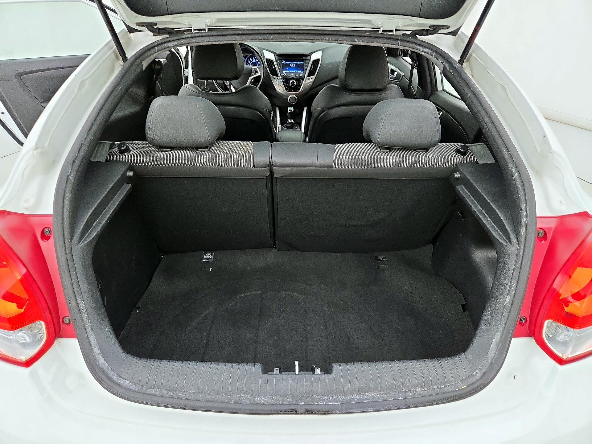 Thumbnail: 2013 Hyundai Veloster - 20