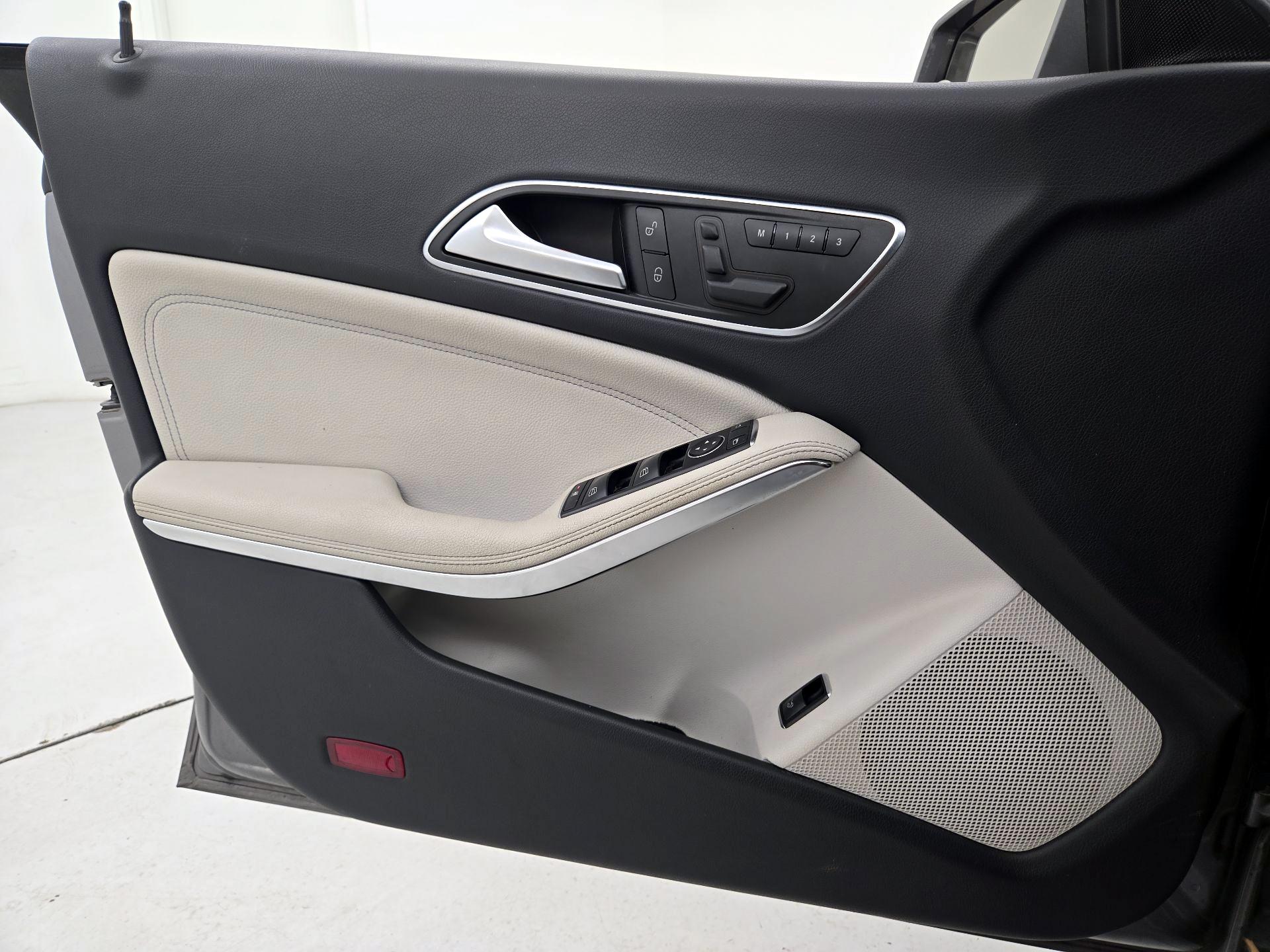 Thumbnail: 2014 Mercedes-Benz CLA - 12