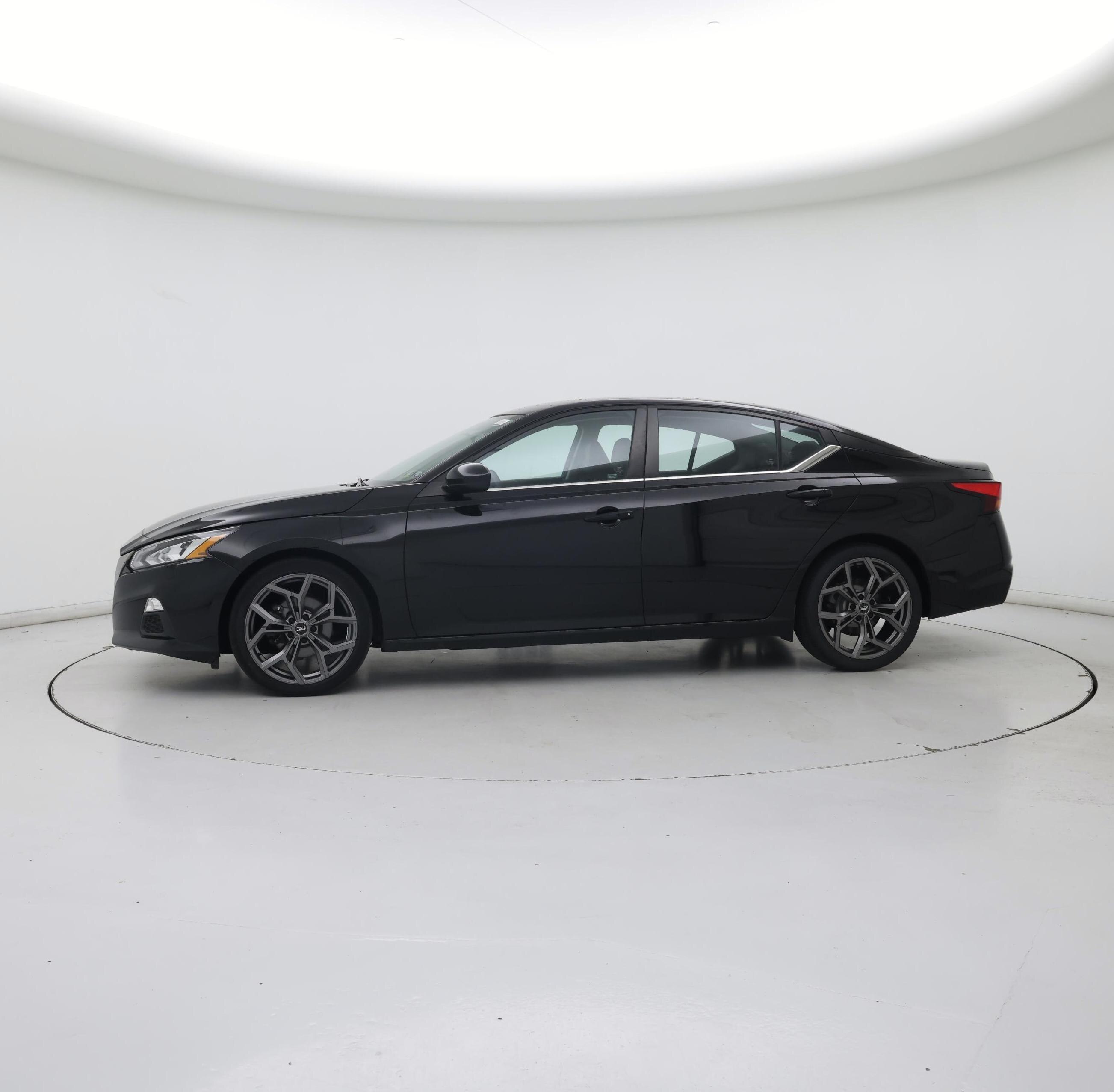 Thumbnail: 2020 Nissan Altima - 3