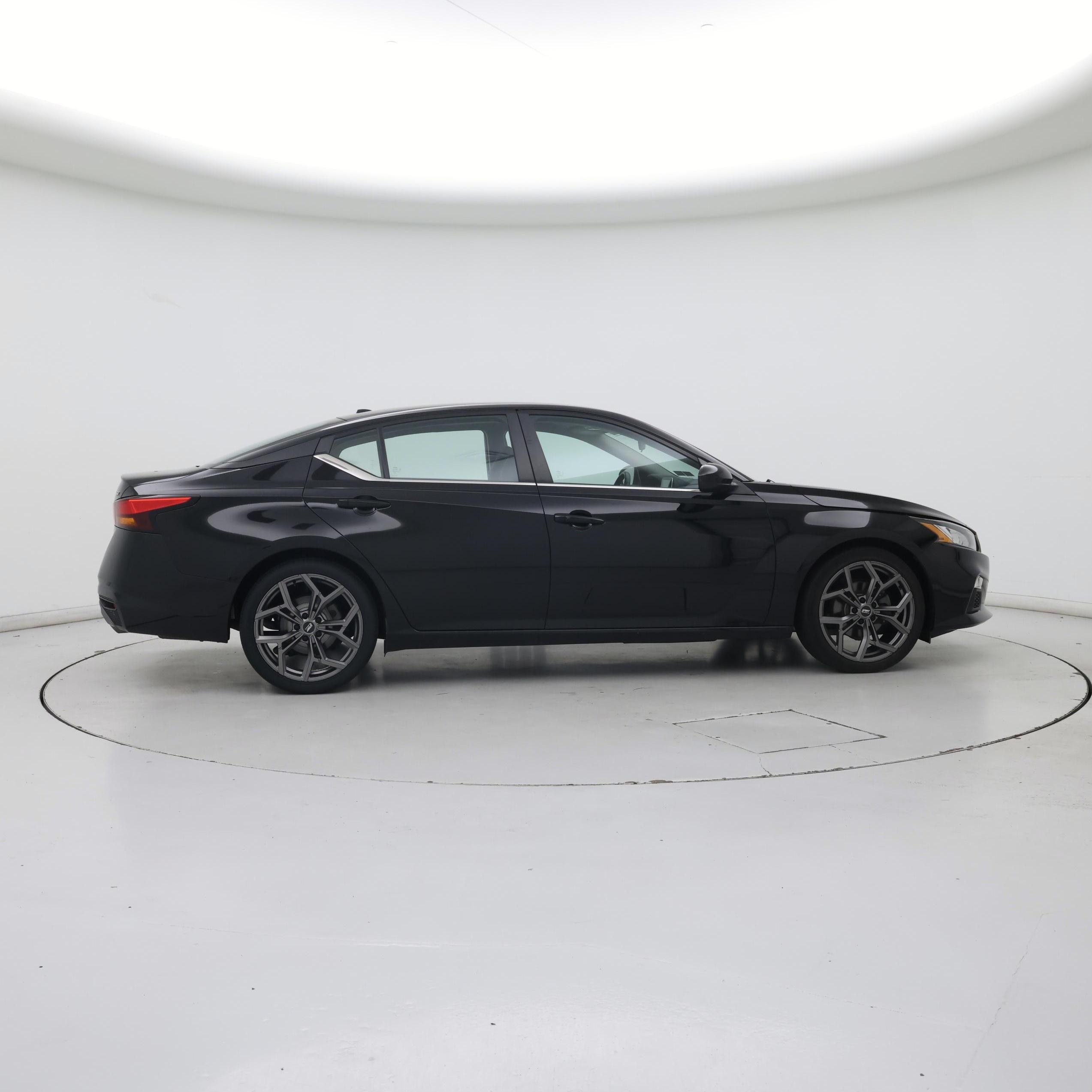 Thumbnail: 2020 Nissan Altima - 7