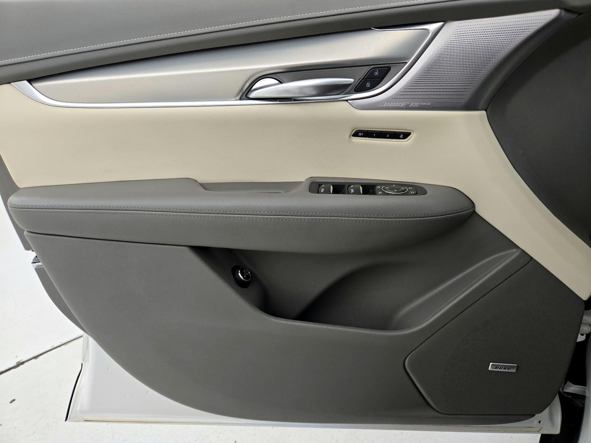 Thumbnail: 2020 Cadillac XT5 - 12