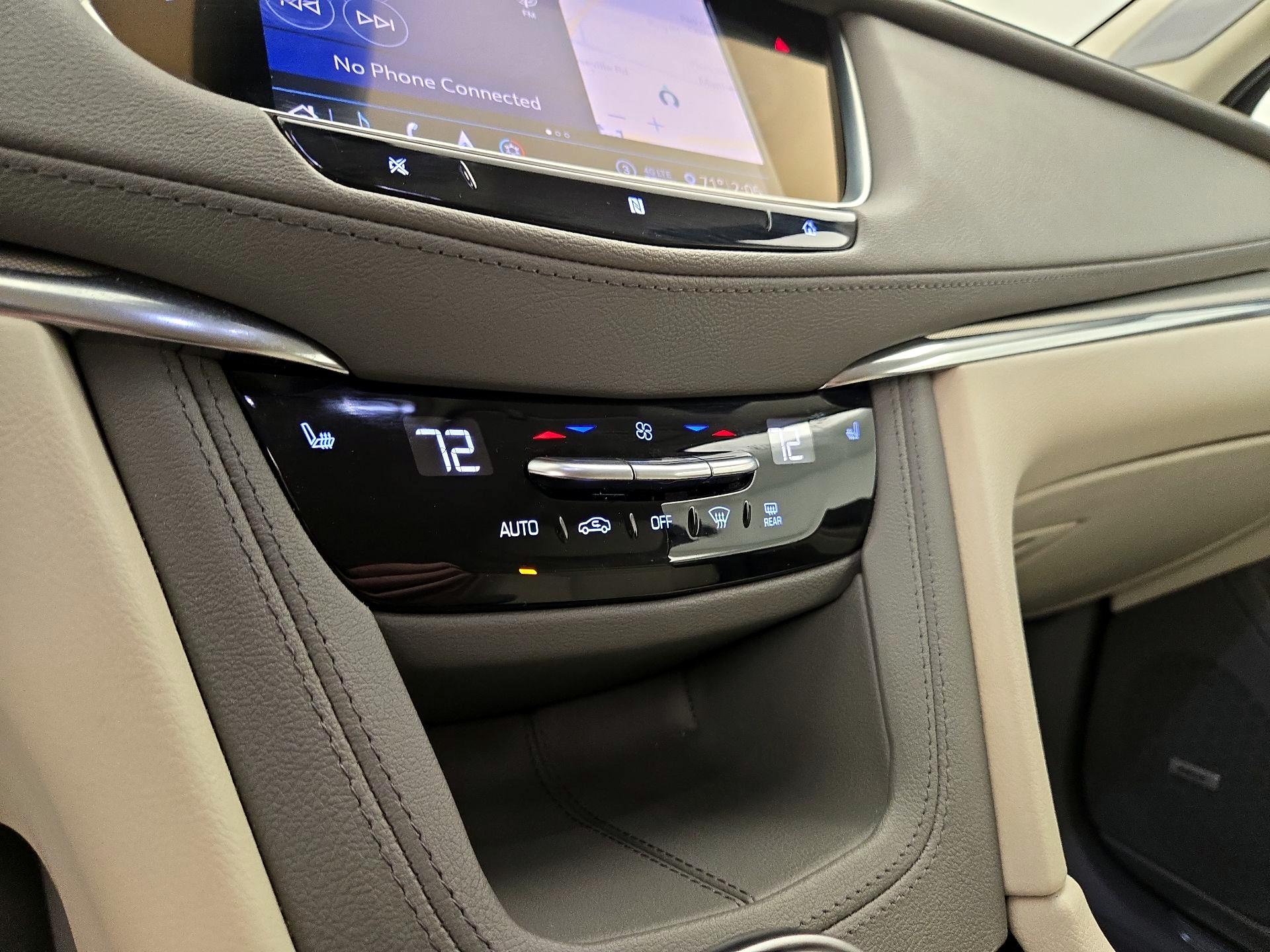 Thumbnail: 2020 Cadillac XT5 - 16