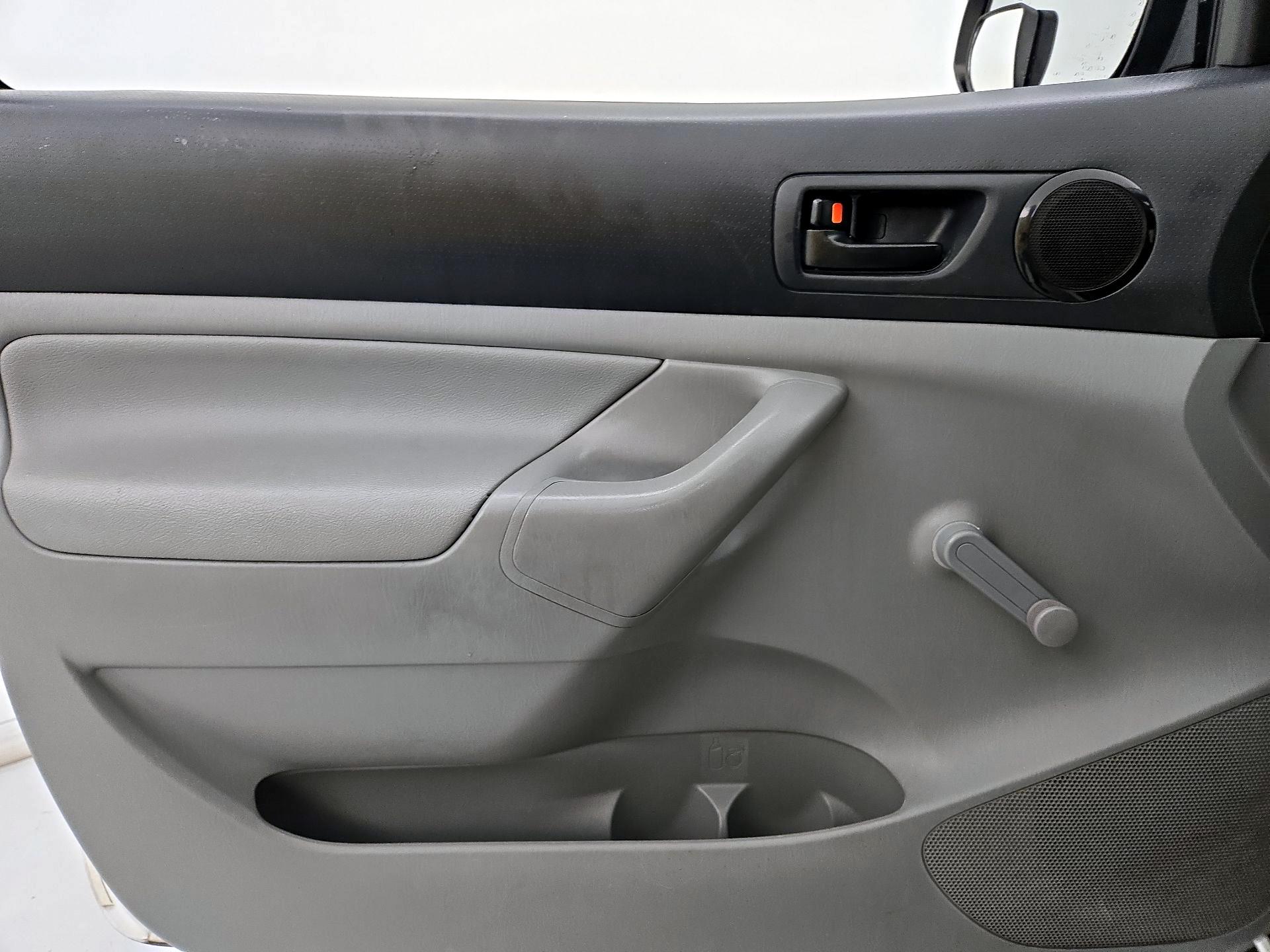 Thumbnail: 2013 Toyota Tacoma - 12