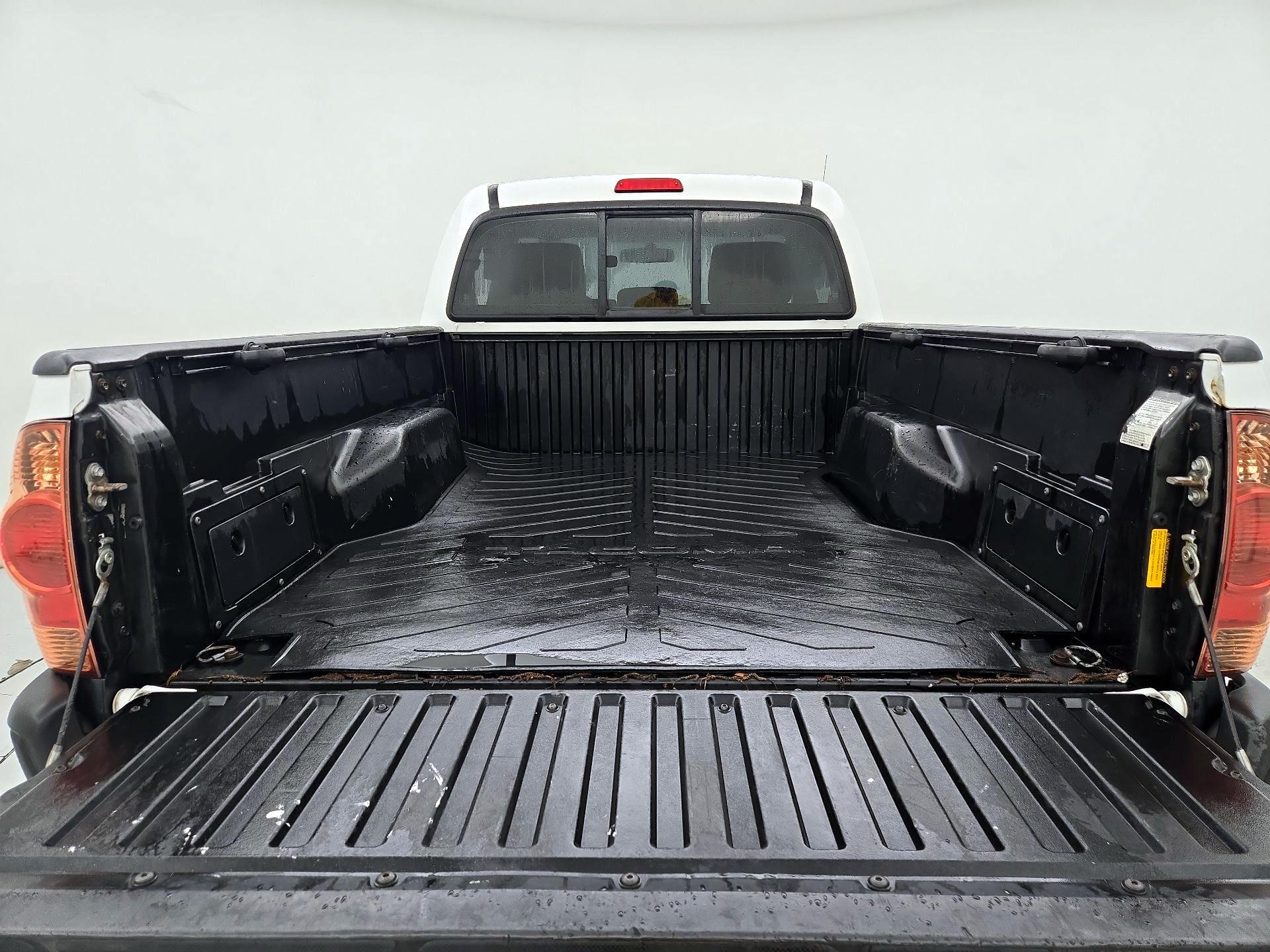 Thumbnail: 2013 Toyota Tacoma - 17