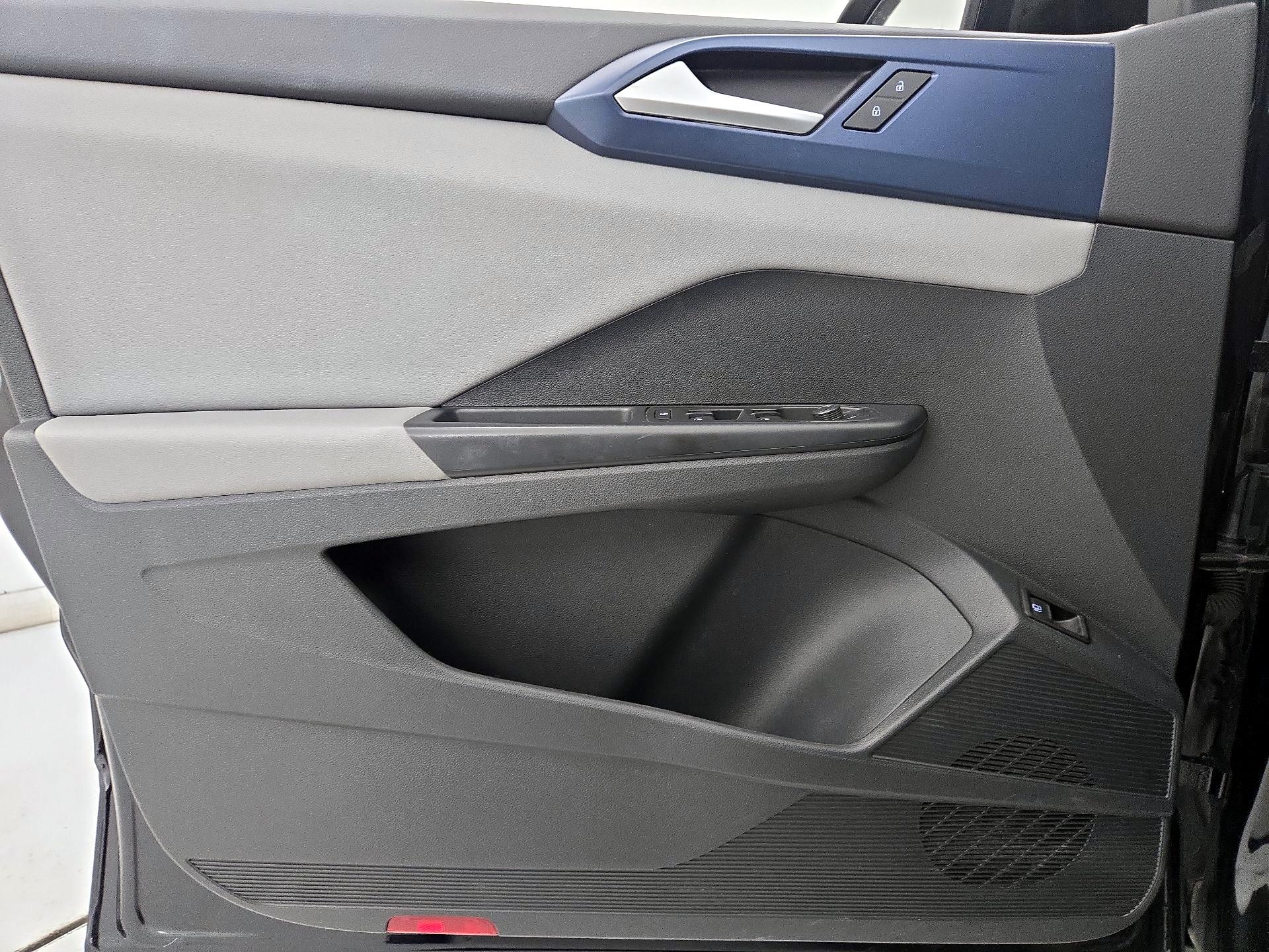 Thumbnail: 2023 Volkswagen Taos - 12