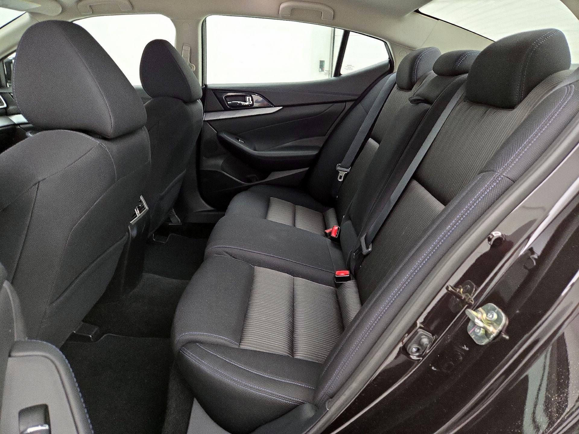 Thumbnail: 2016 Nissan Maxima - 20