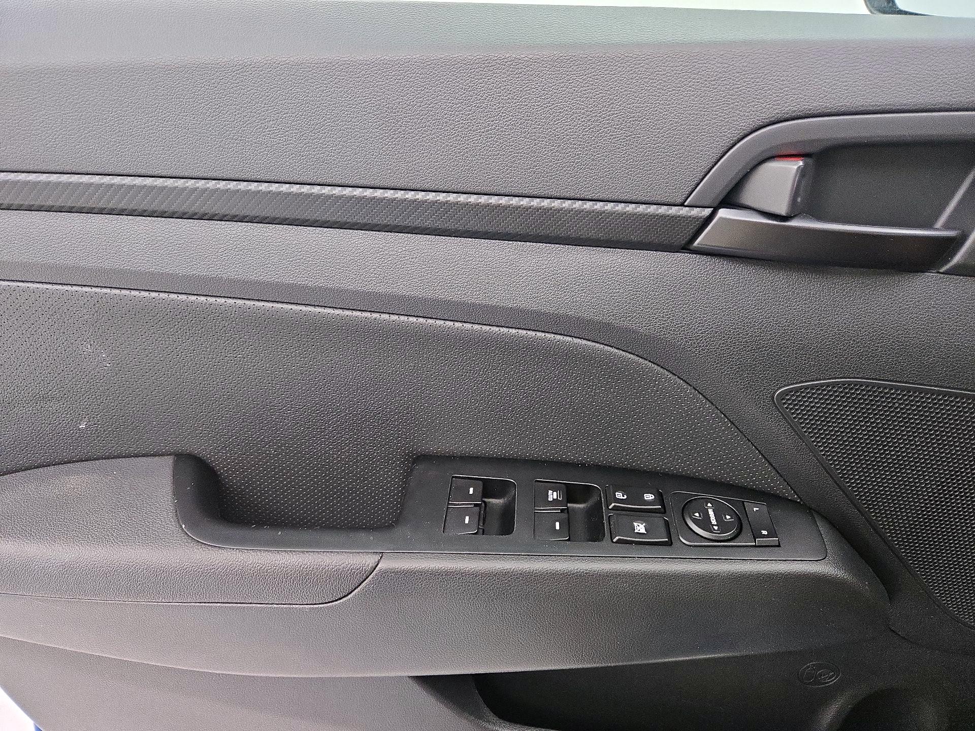 Thumbnail: 2018 Hyundai Elantra - 10