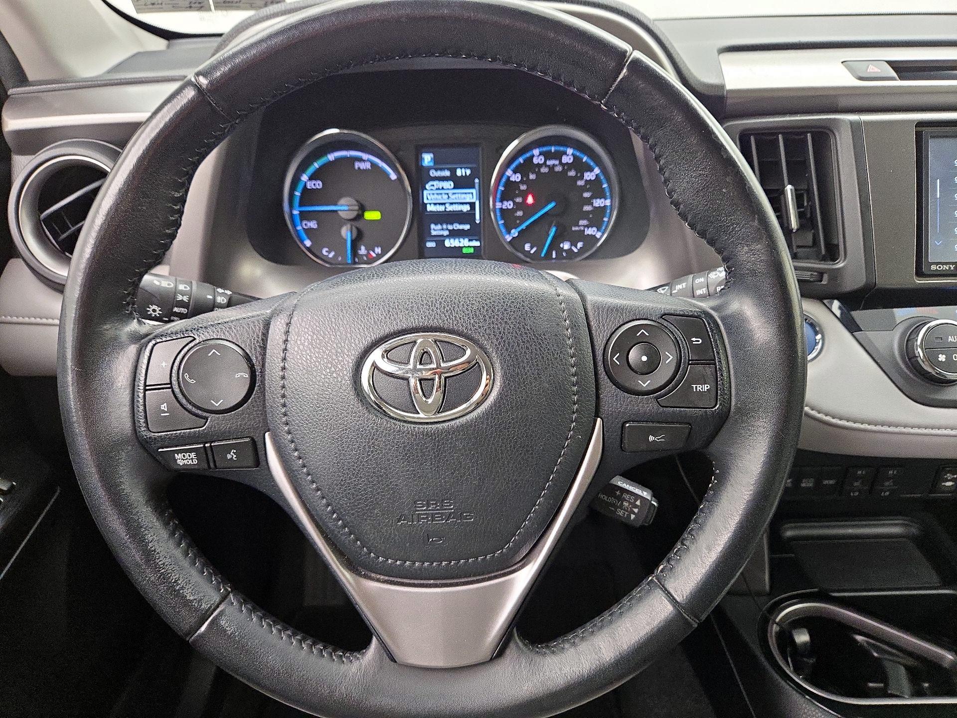 Thumbnail: 2017 Toyota RAV4 - 10
