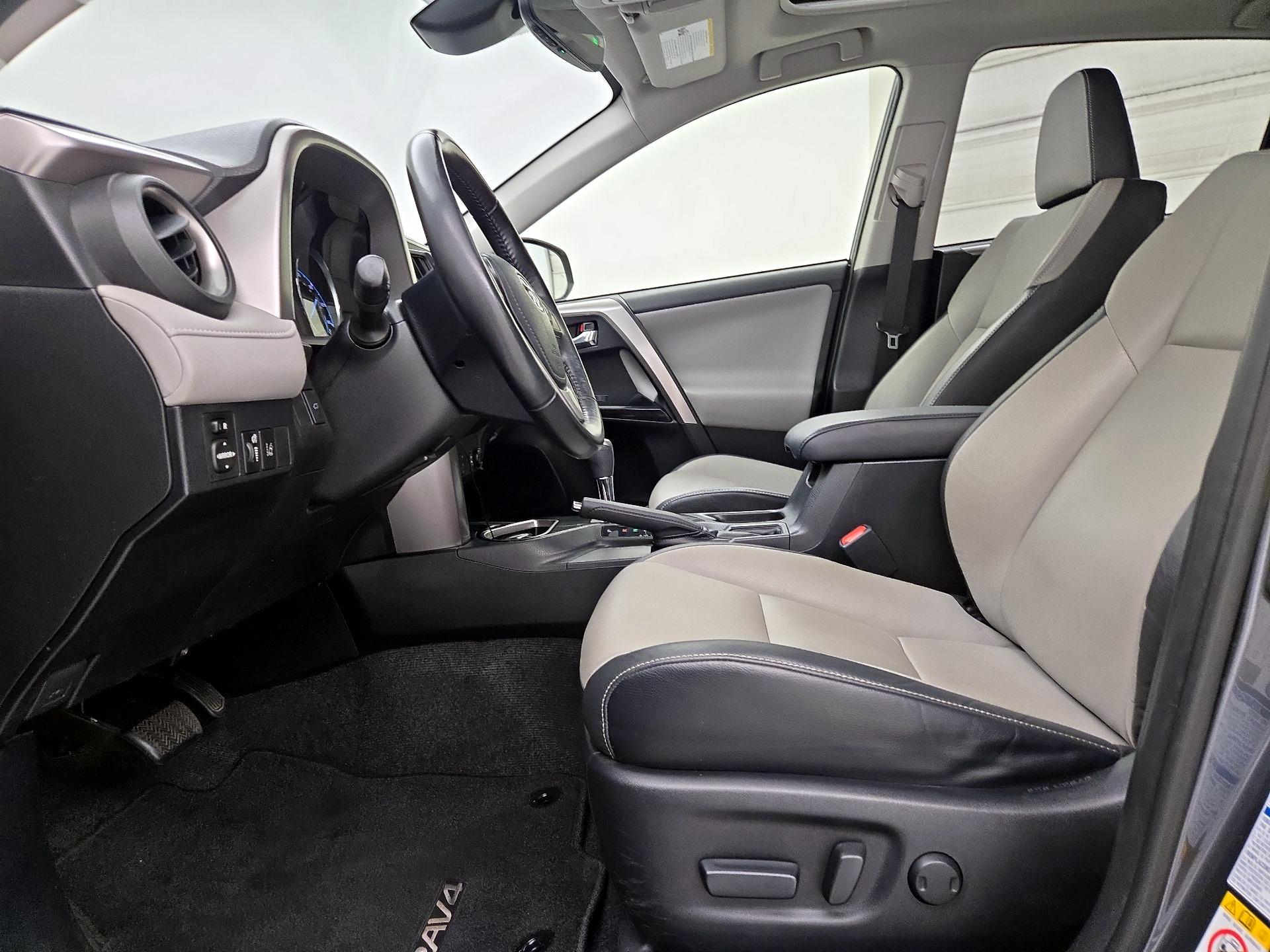 Thumbnail: 2017 Toyota RAV4 - 11