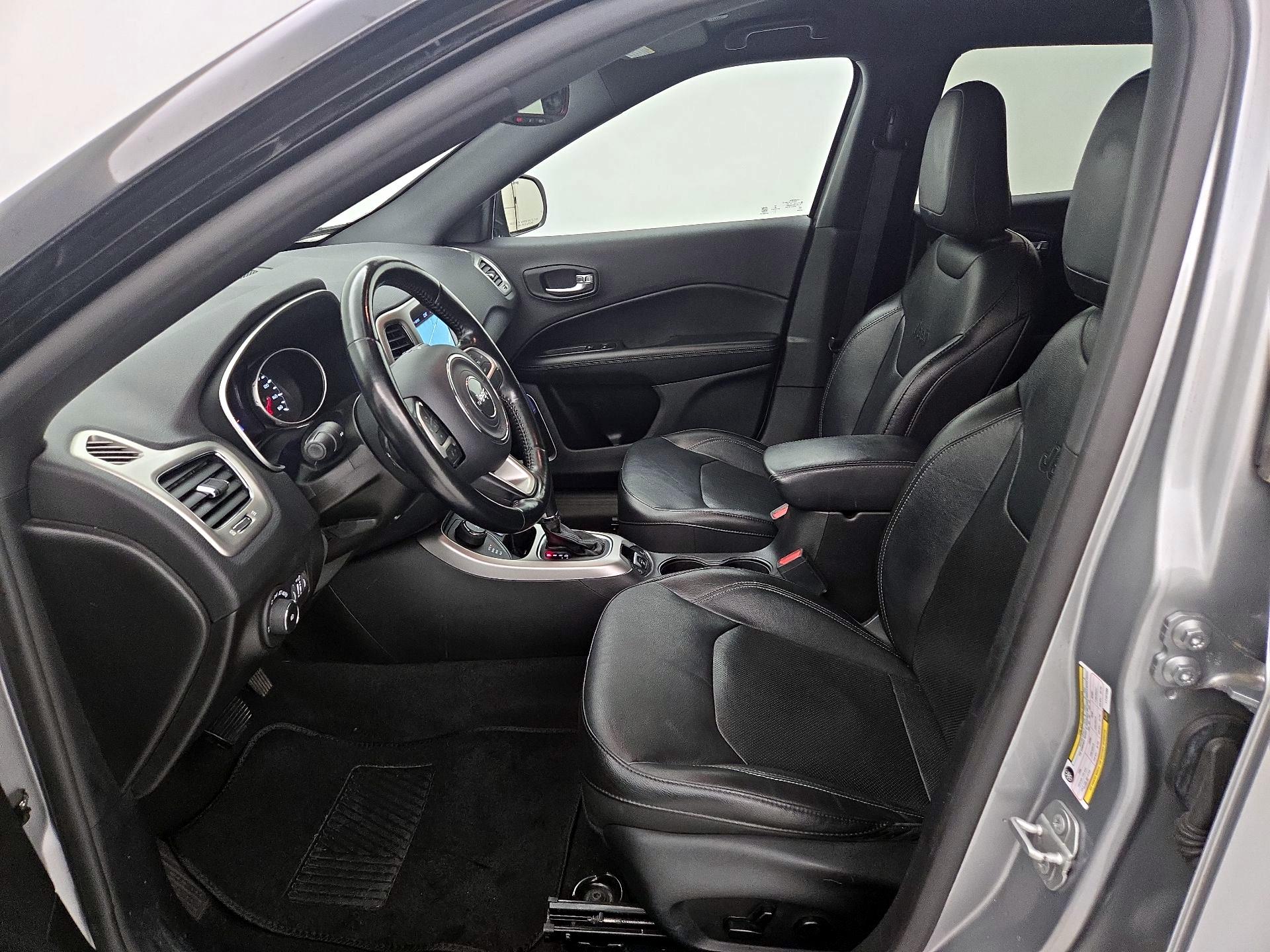 Thumbnail: 2020 Jeep Compass - 11