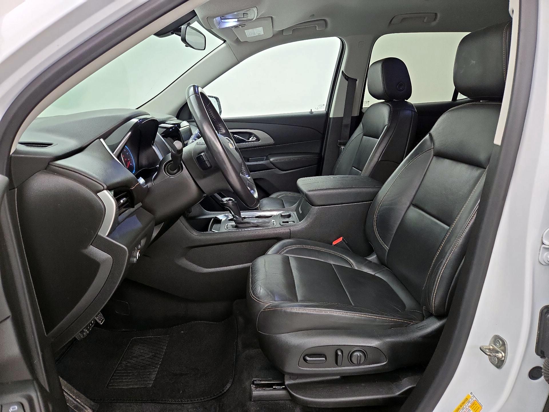Thumbnail: 2020 Chevrolet Traverse - 11