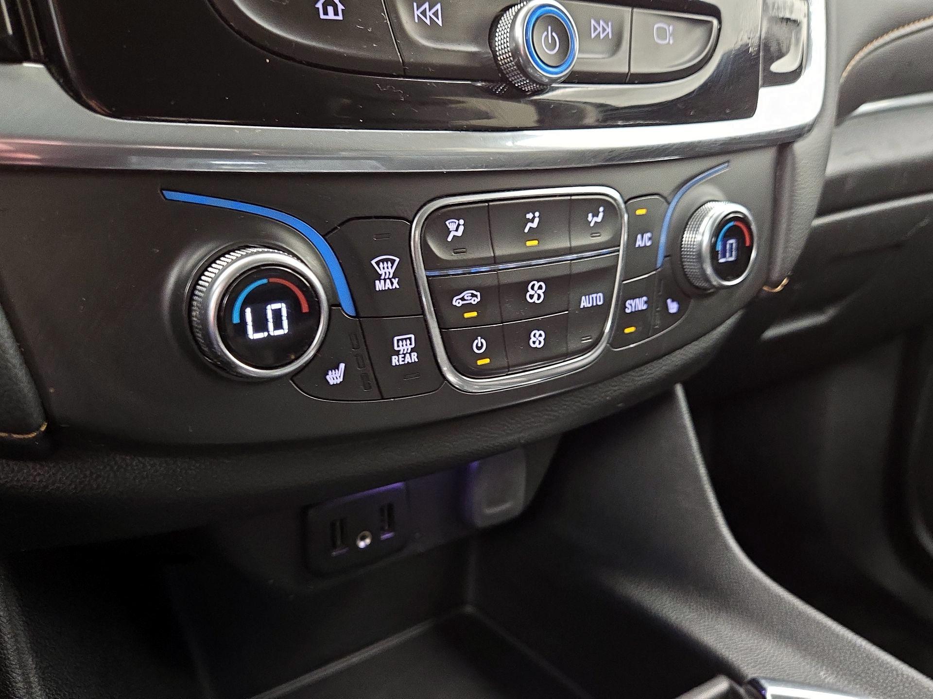 Thumbnail: 2020 Chevrolet Traverse - 16