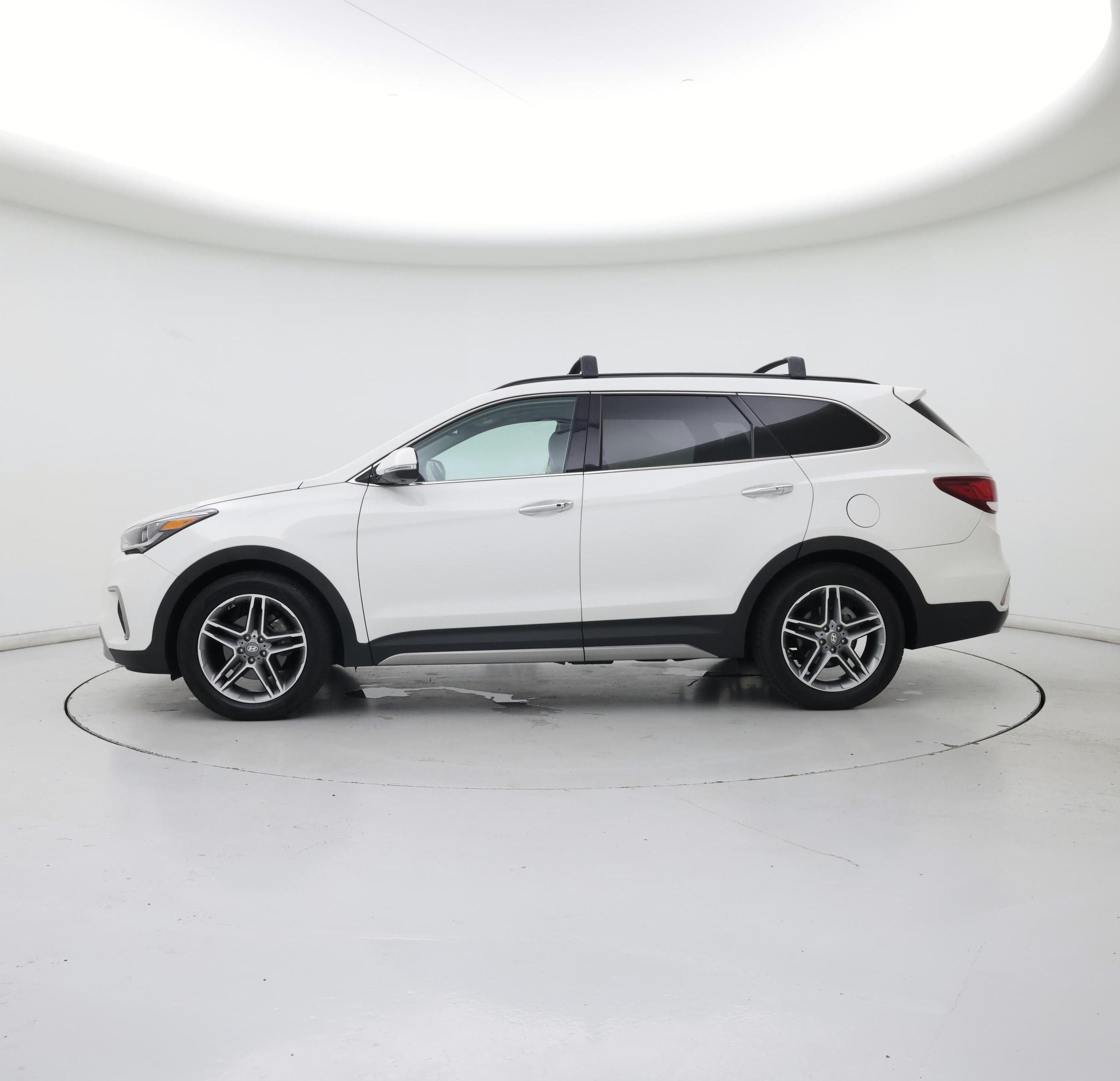 Thumbnail: 2018 Hyundai Santa Fe - 3