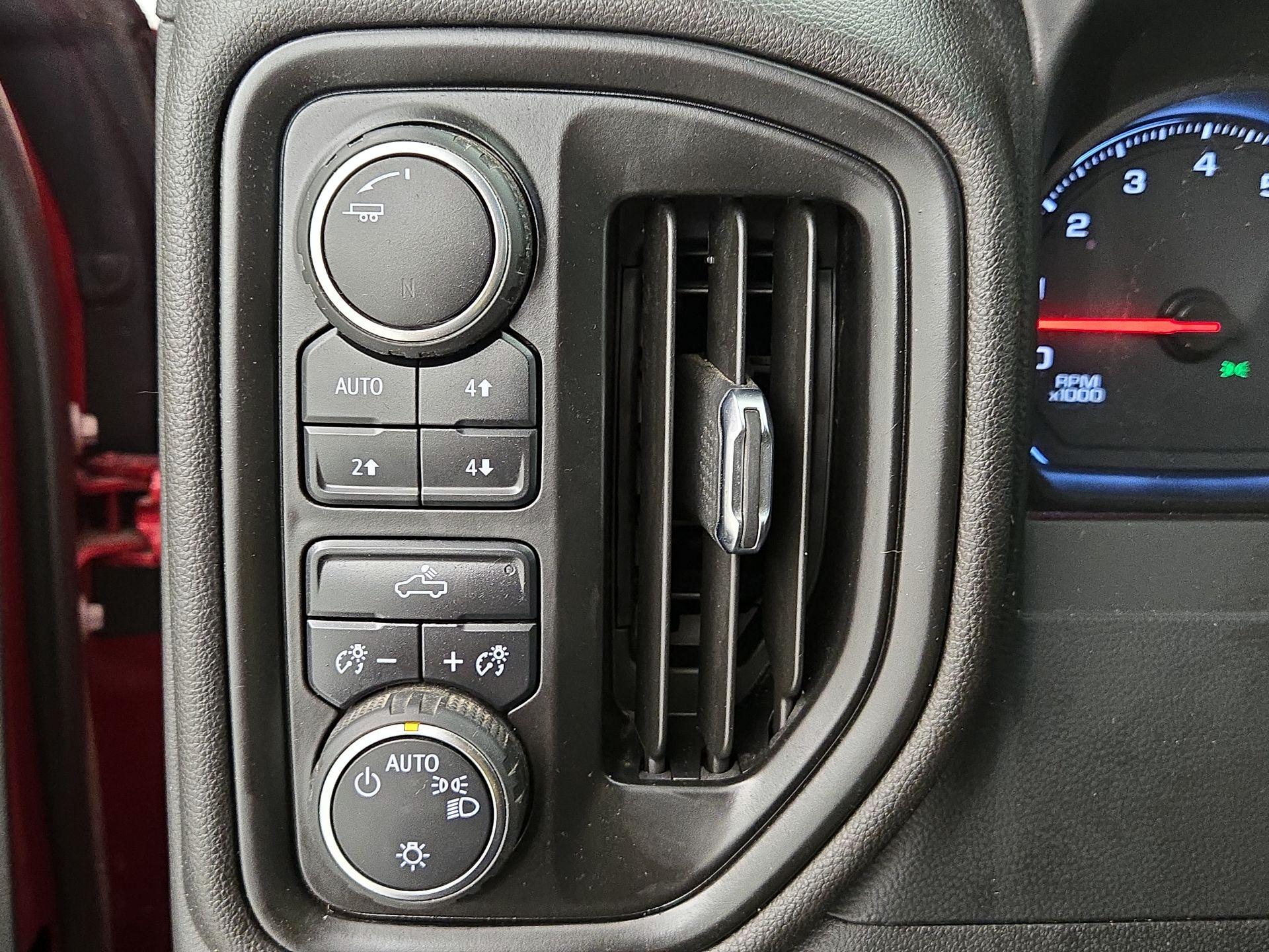 Thumbnail: 2021 Chevrolet Silverado 1500 - 13
