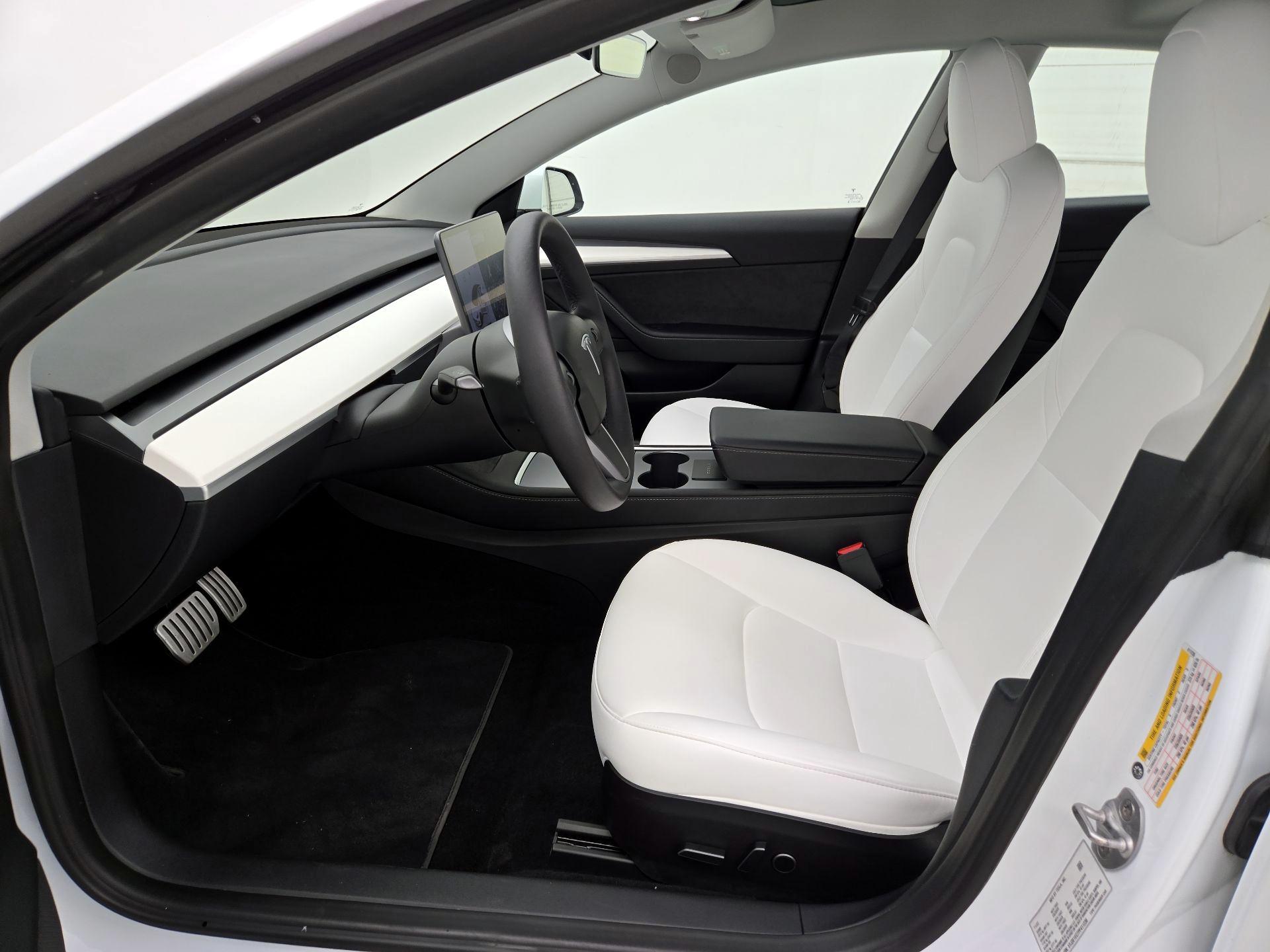 Thumbnail: 2023 Tesla Model 3 - 11