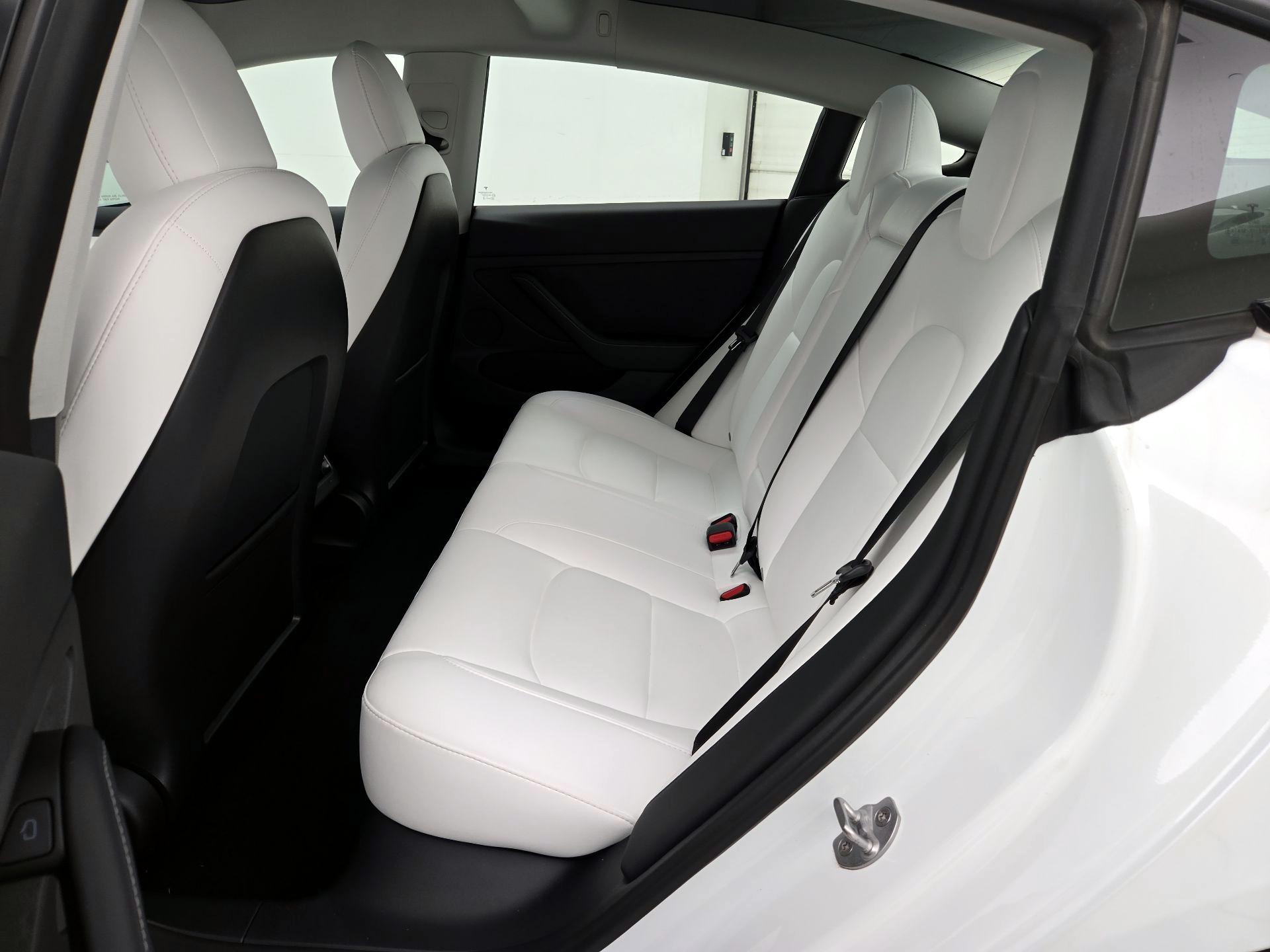 Thumbnail: 2023 Tesla Model 3 - 19