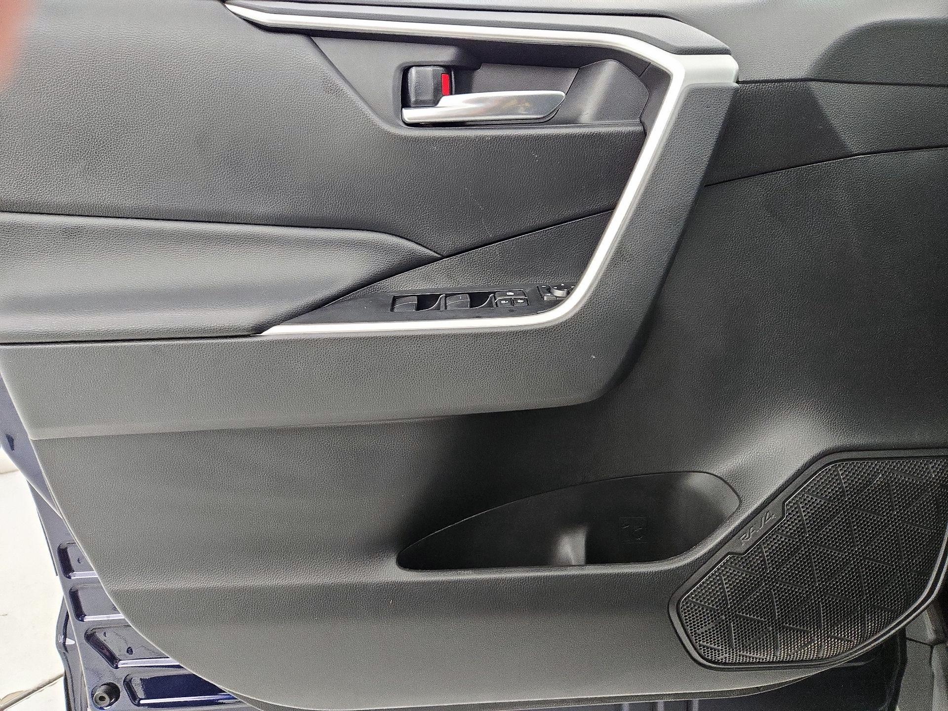 Thumbnail: 2021 Toyota RAV4 - 12