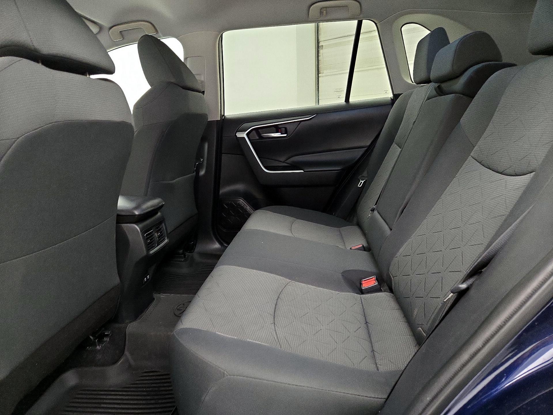 Thumbnail: 2021 Toyota RAV4 - 18