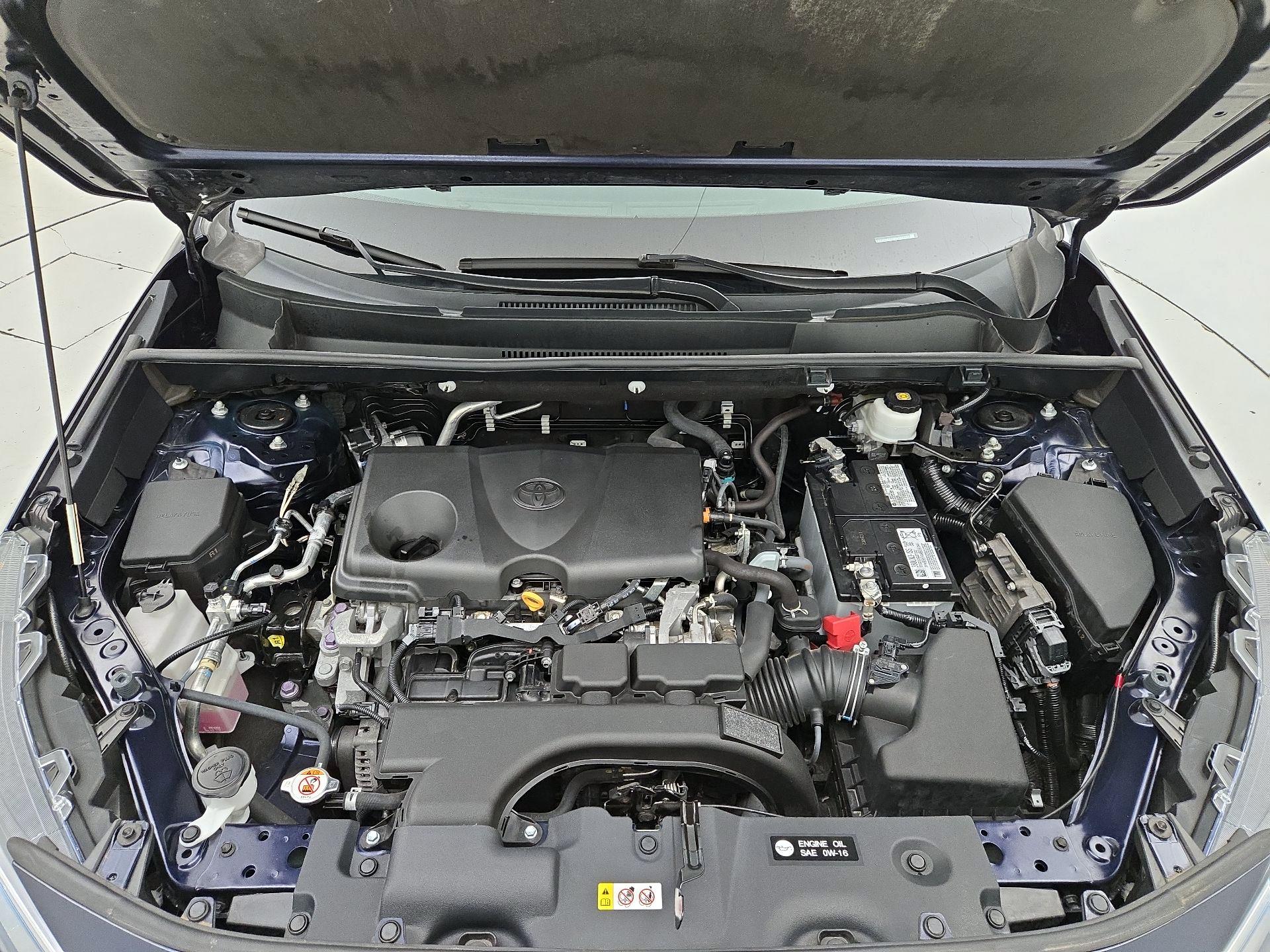 Thumbnail: 2021 Toyota RAV4 - 20