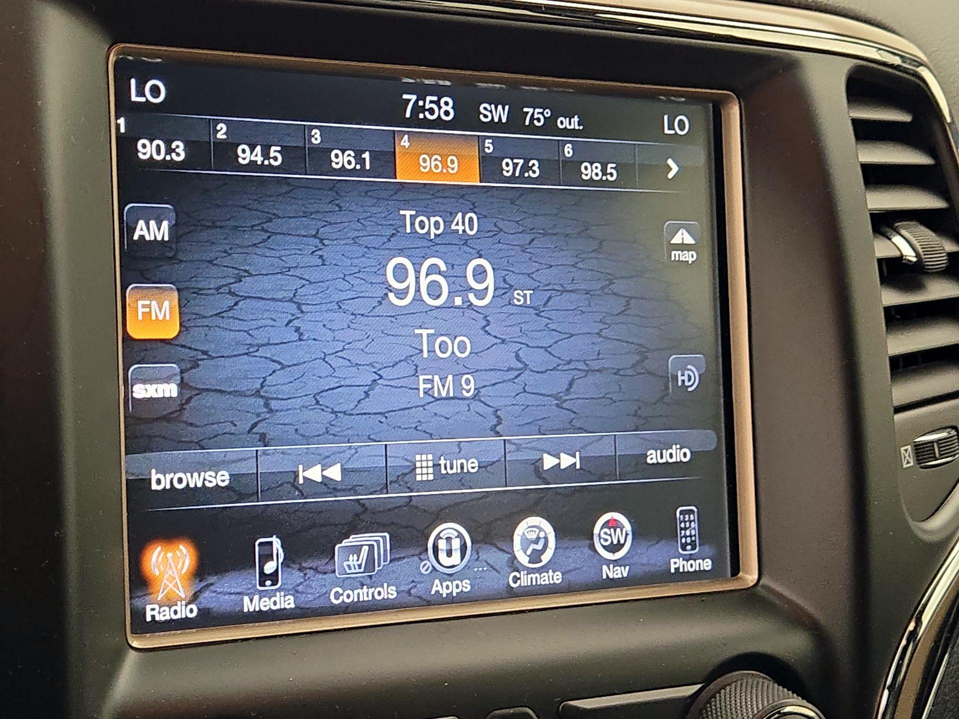 Thumbnail: 2017 Jeep Grand Cherokee - 16