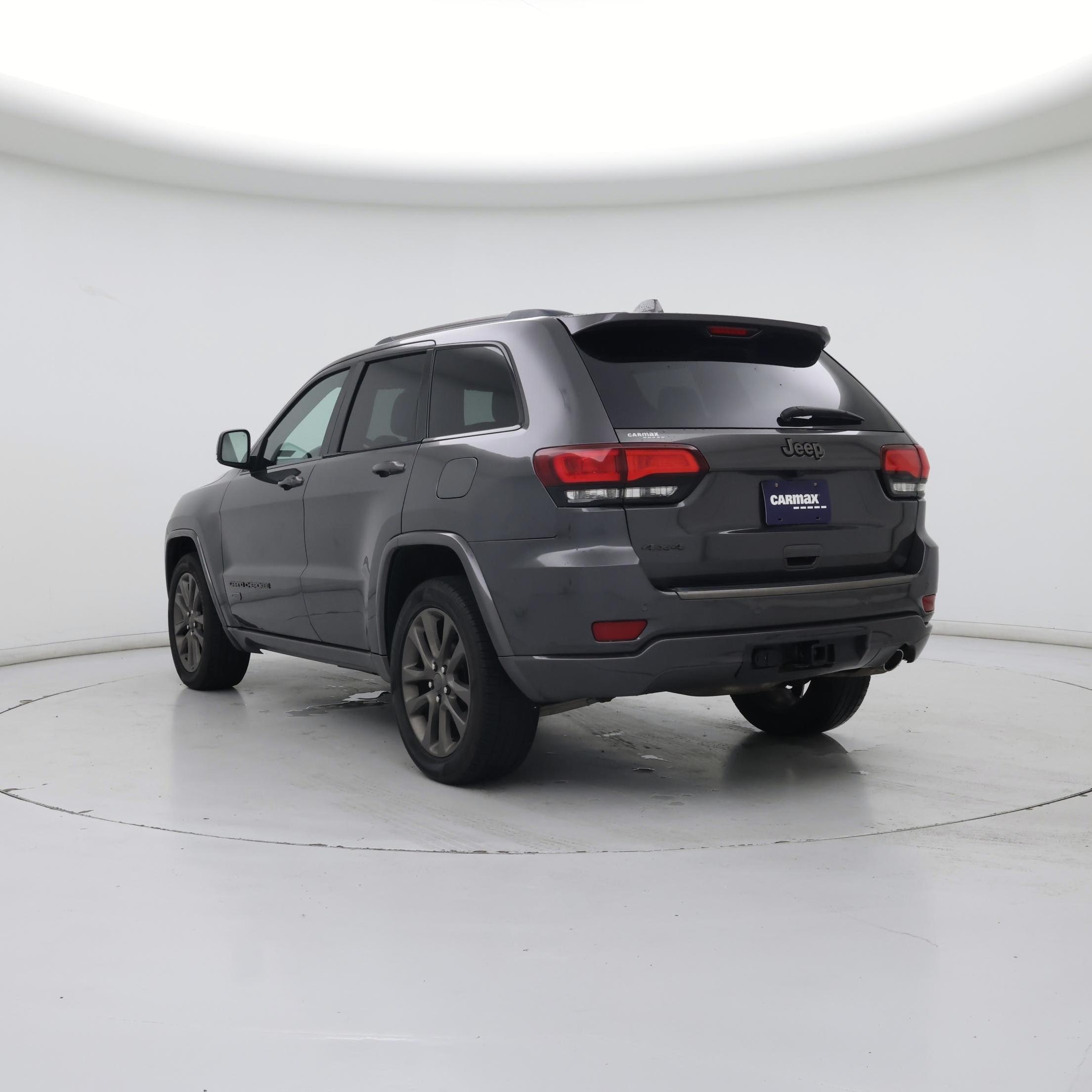 Thumbnail: 2017 Jeep Grand Cherokee - 2