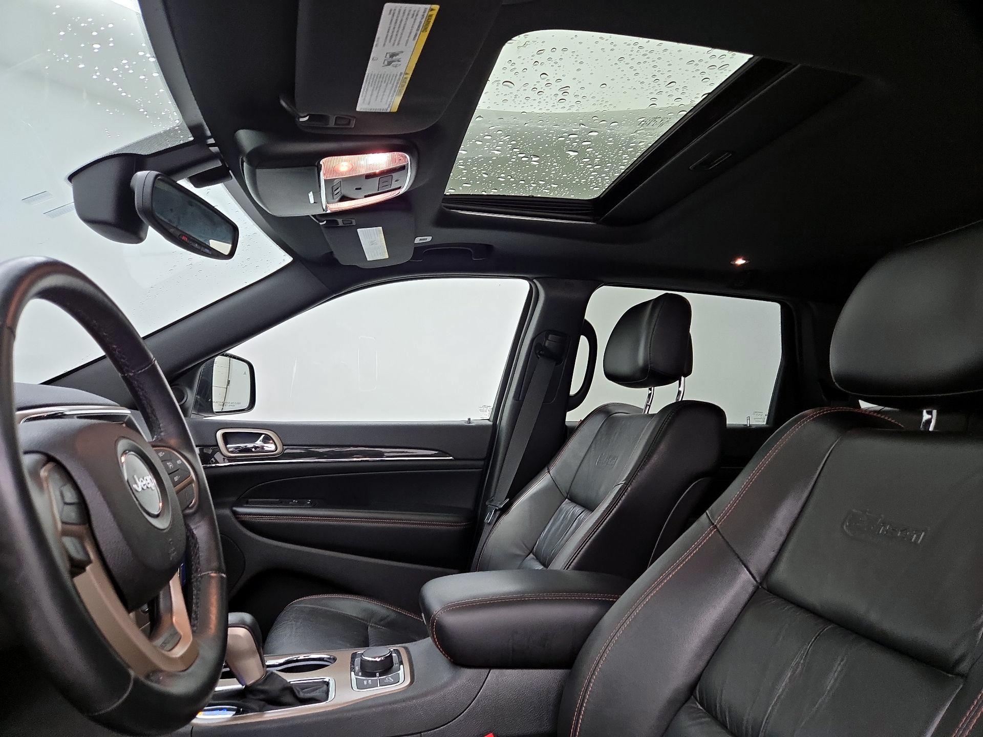 Thumbnail: 2017 Jeep Grand Cherokee - 20