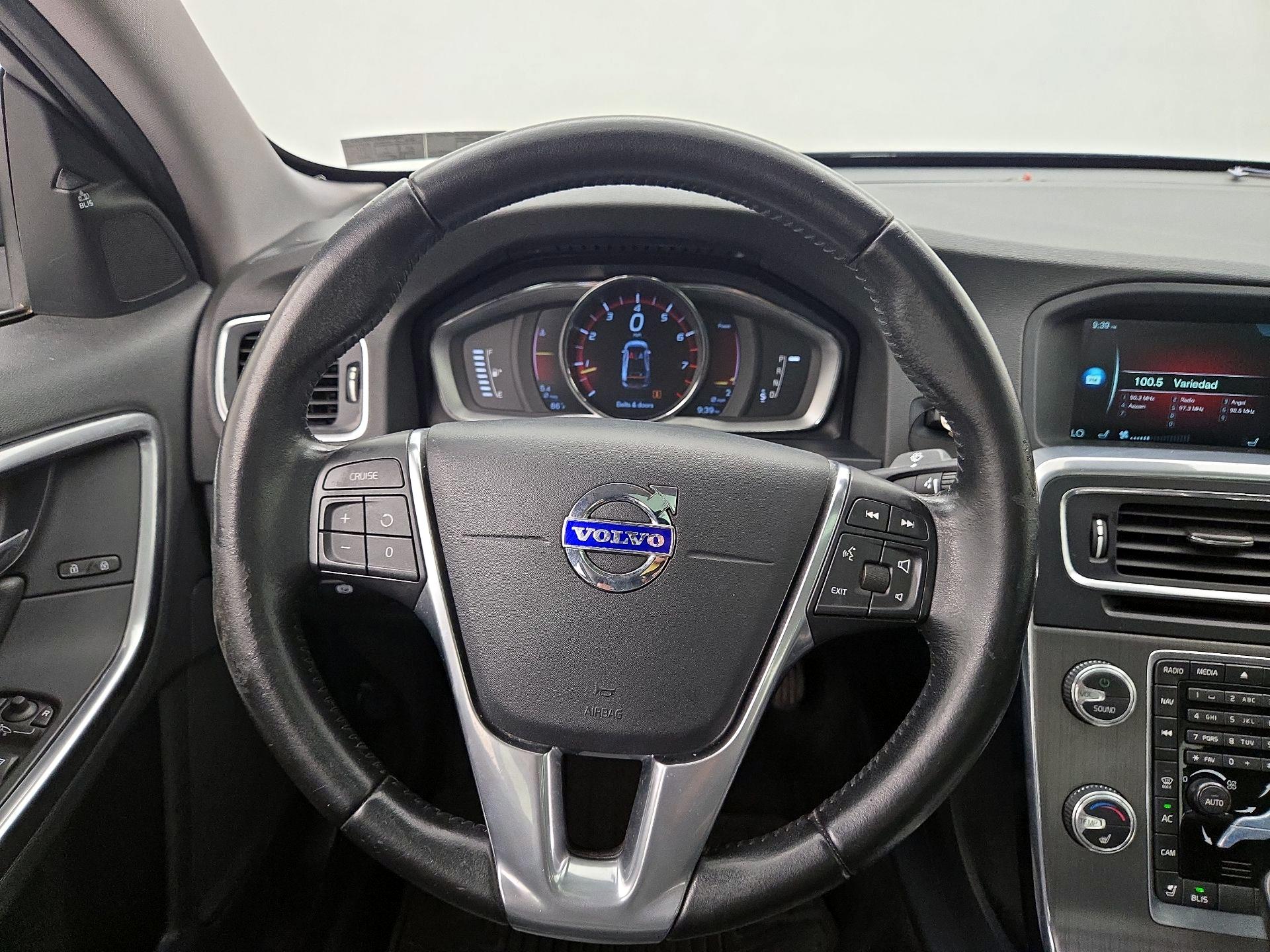 Thumbnail: 2016 Volvo S60 - 10