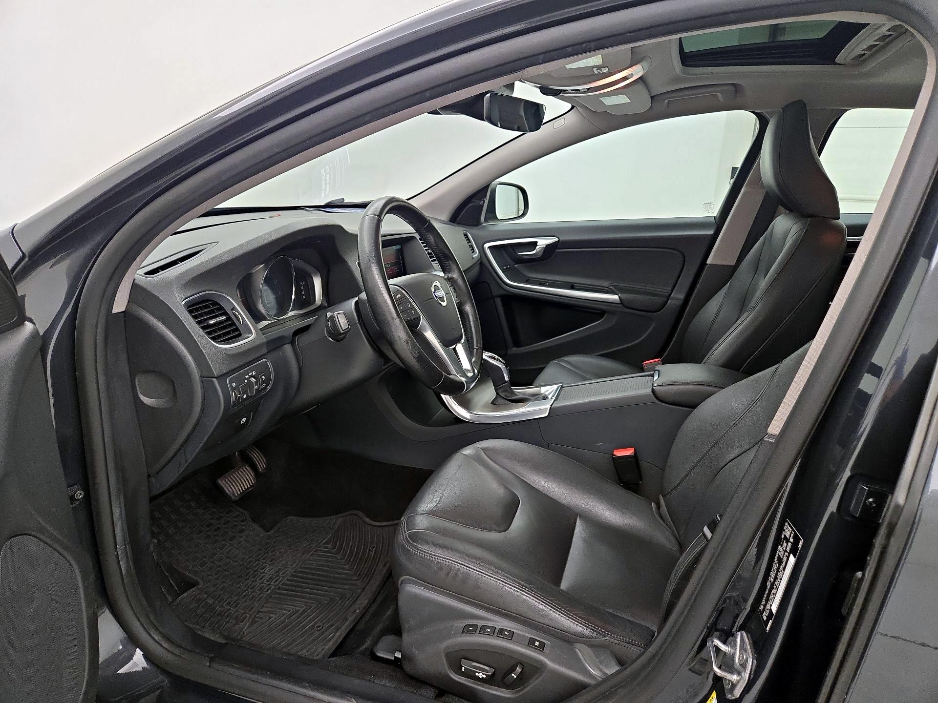 Thumbnail: 2016 Volvo S60 - 11