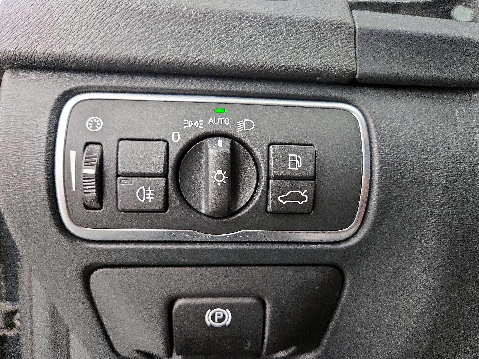 Thumbnail: 2016 Volvo S60 - 13