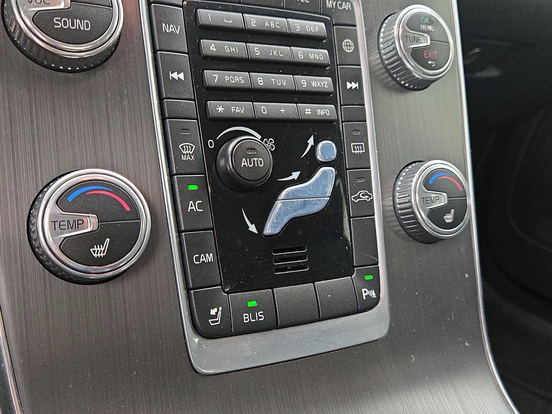Thumbnail: 2016 Volvo S60 - 16