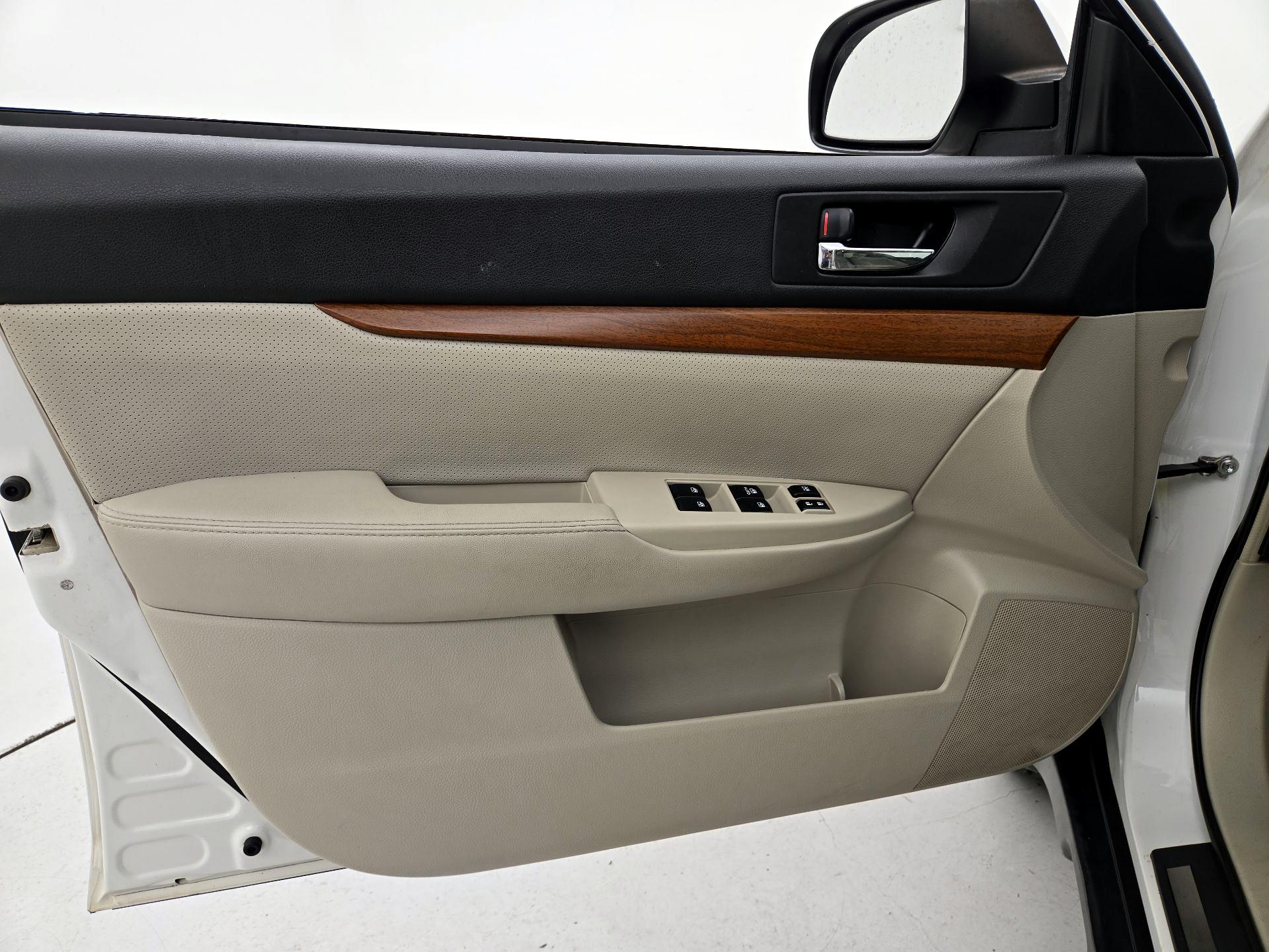Thumbnail: 2014 Subaru Outback - 12