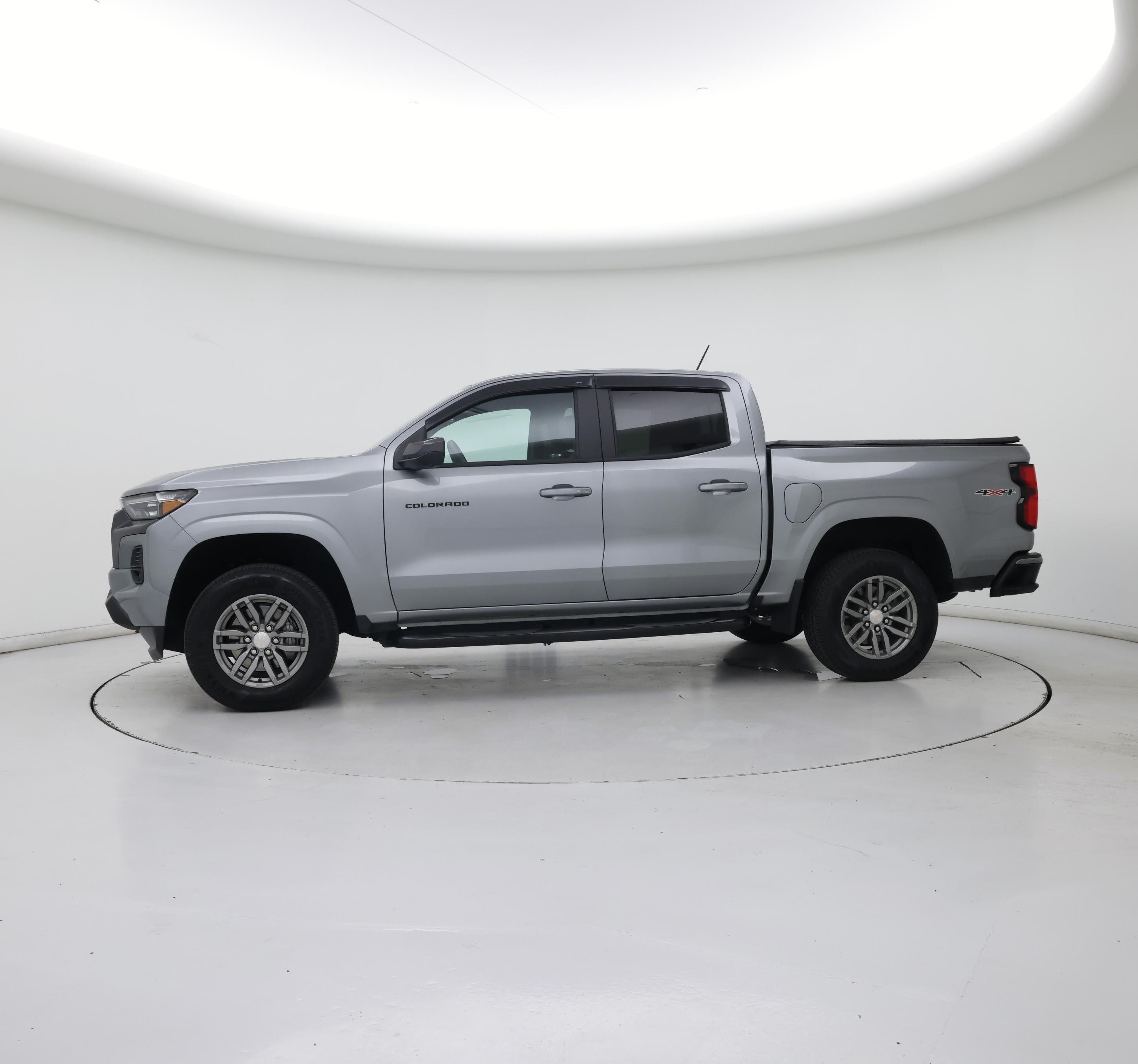 Thumbnail: 2024 Chevrolet Colorado - 3