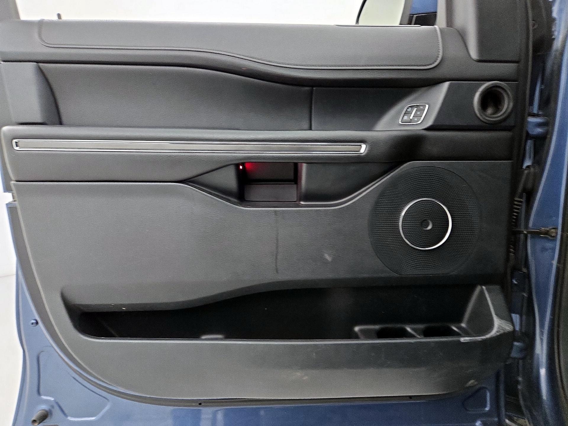 Thumbnail: 2019 Ford Expedition - 12