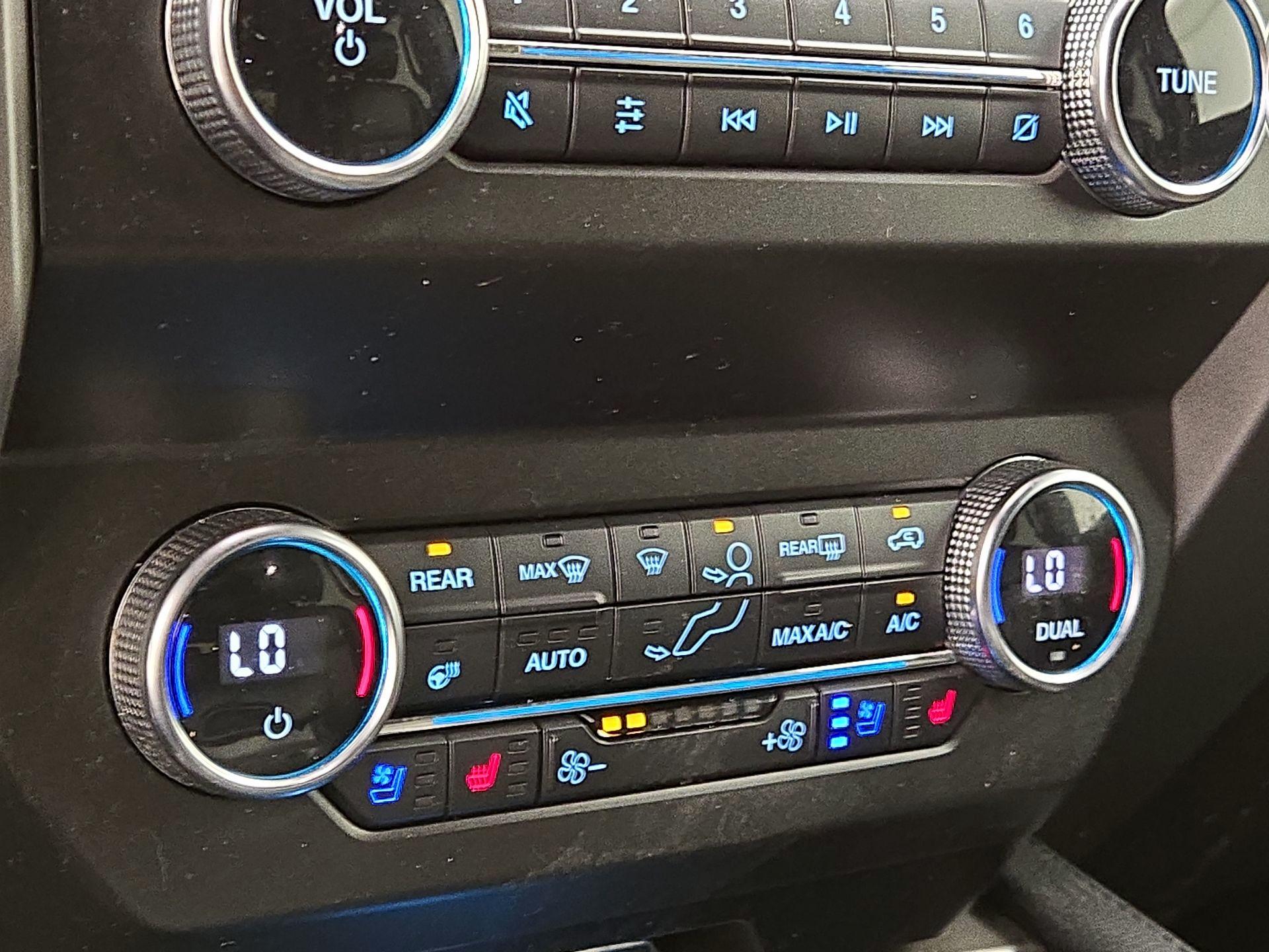 Thumbnail: 2019 Ford Expedition - 17