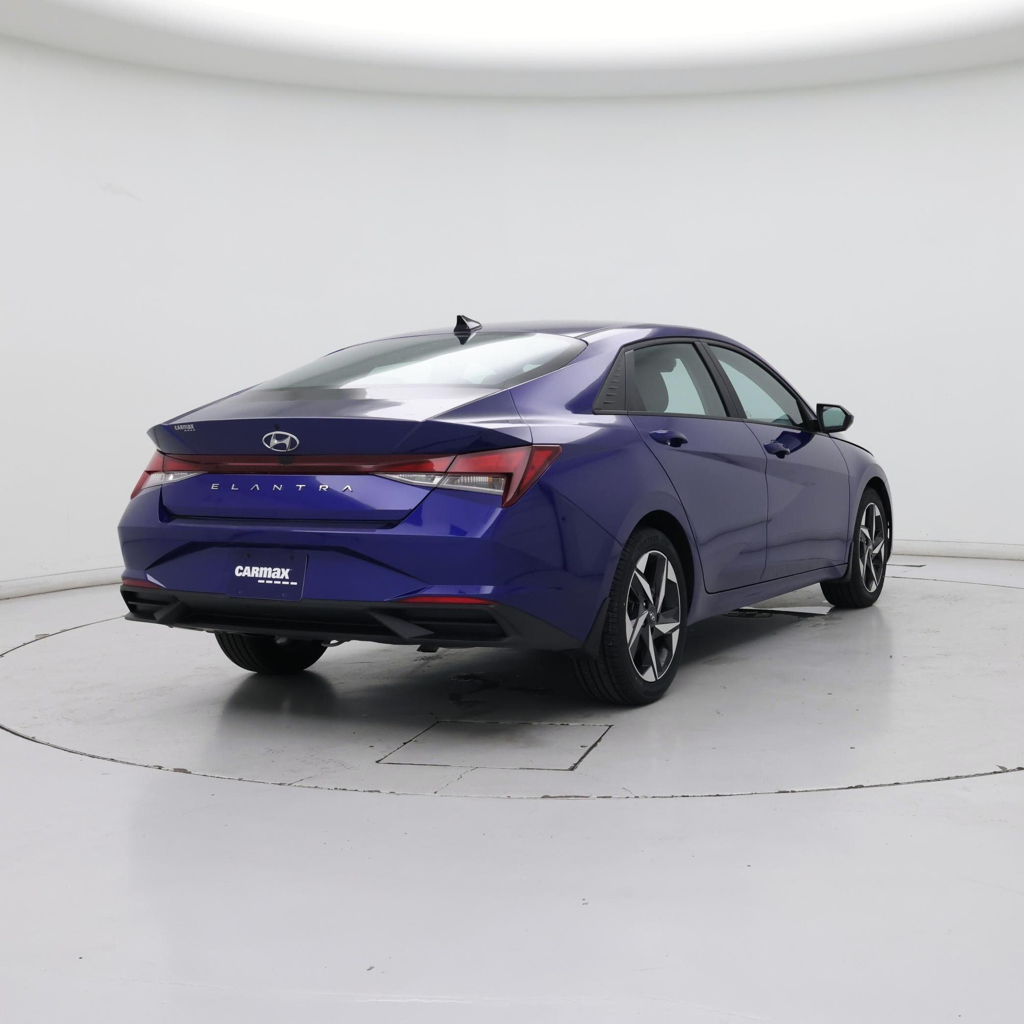 Thumbnail: 2023 Hyundai Elantra - 8