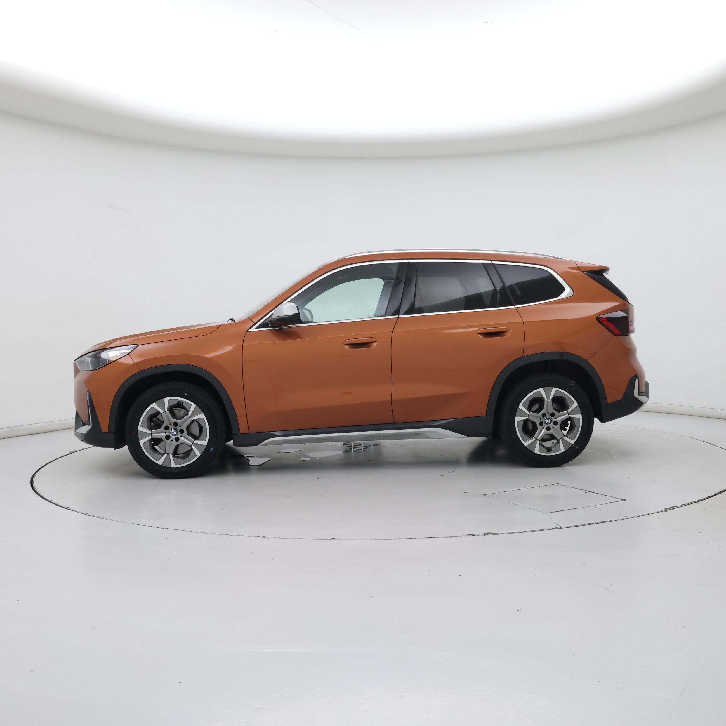 Thumbnail: 2023 BMW X1 - 3