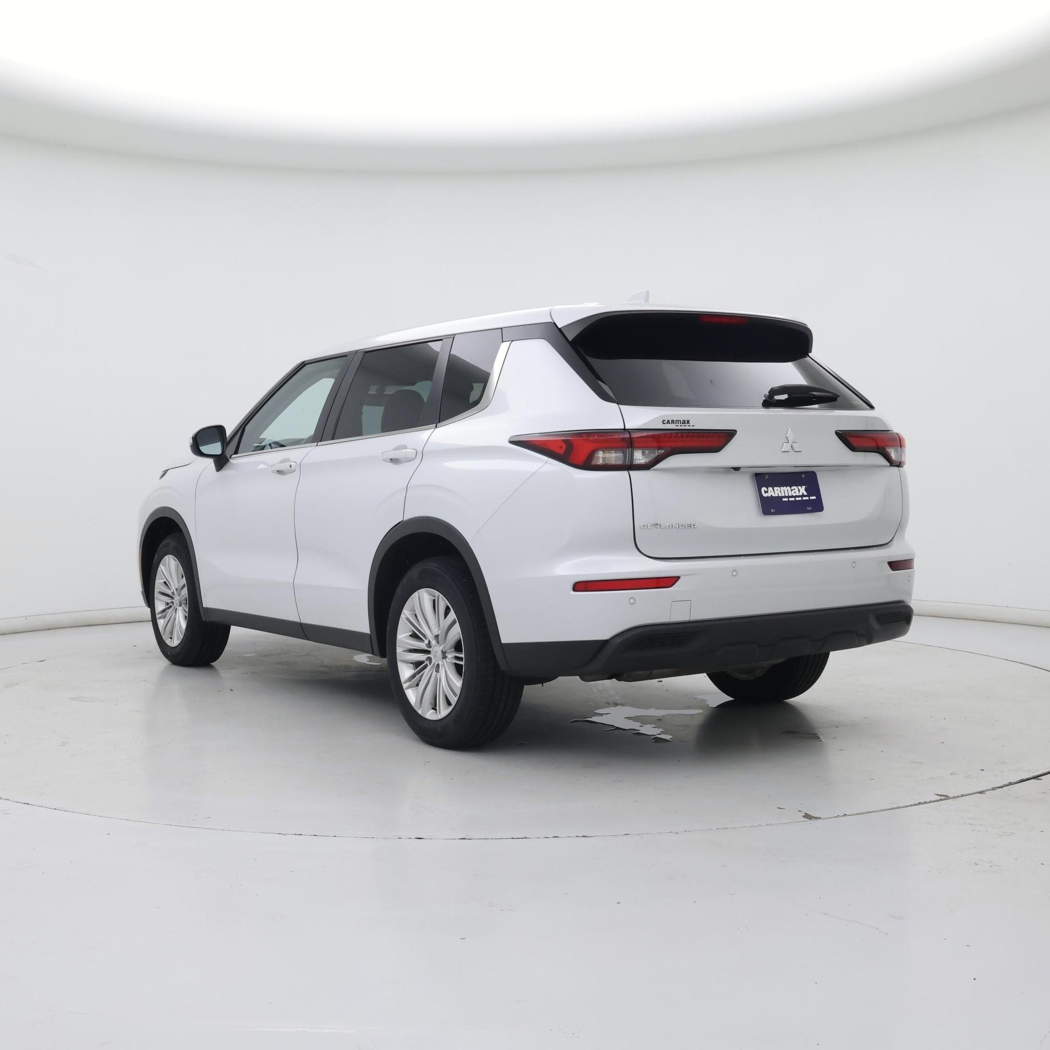 Thumbnail: 2022 Mitsubishi Outlander - 2