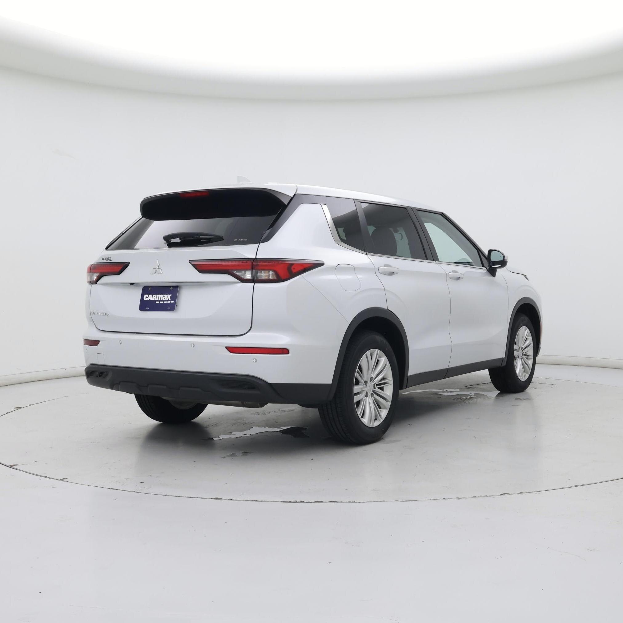 Thumbnail: 2022 Mitsubishi Outlander - 8