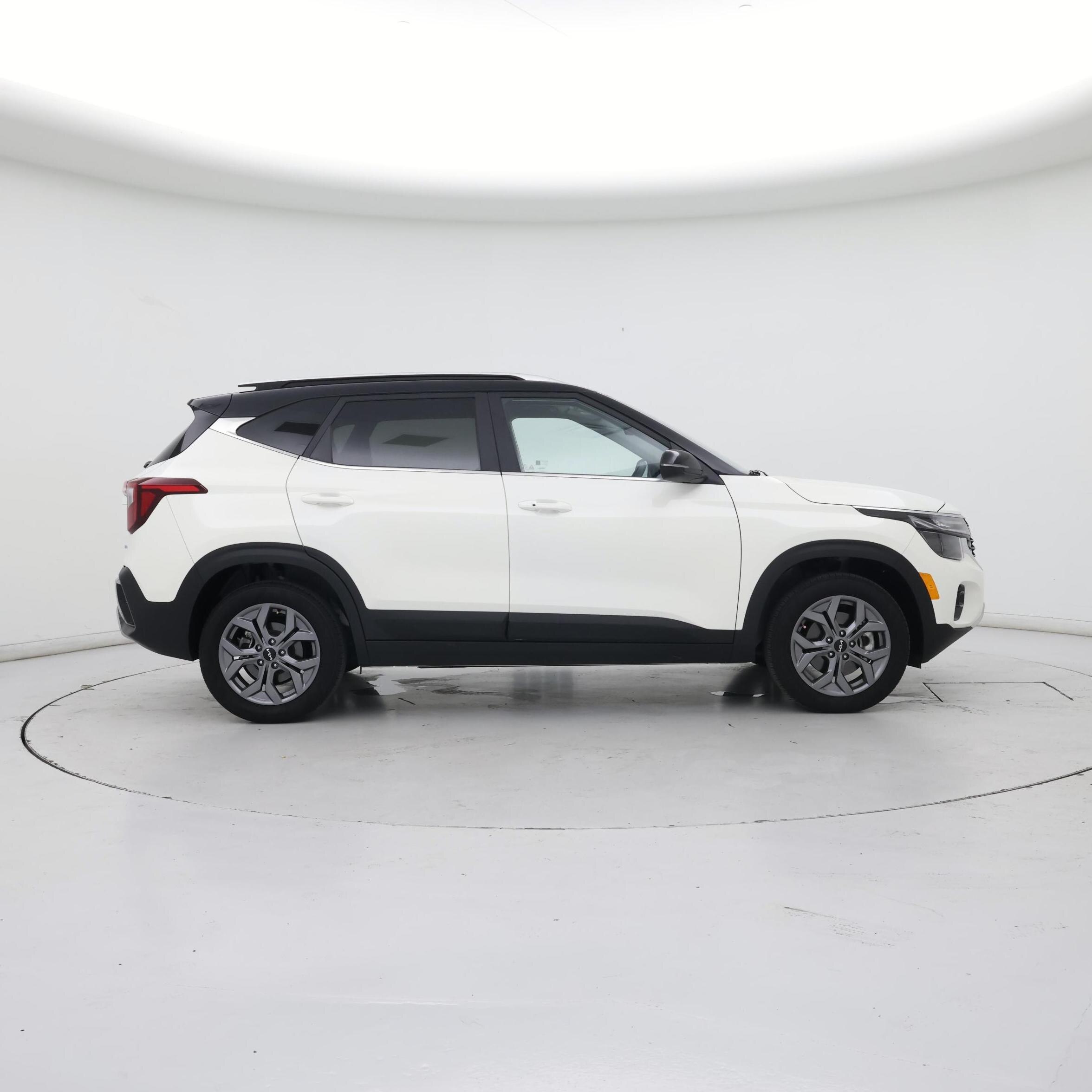 Thumbnail: 2024 Kia Seltos - 7