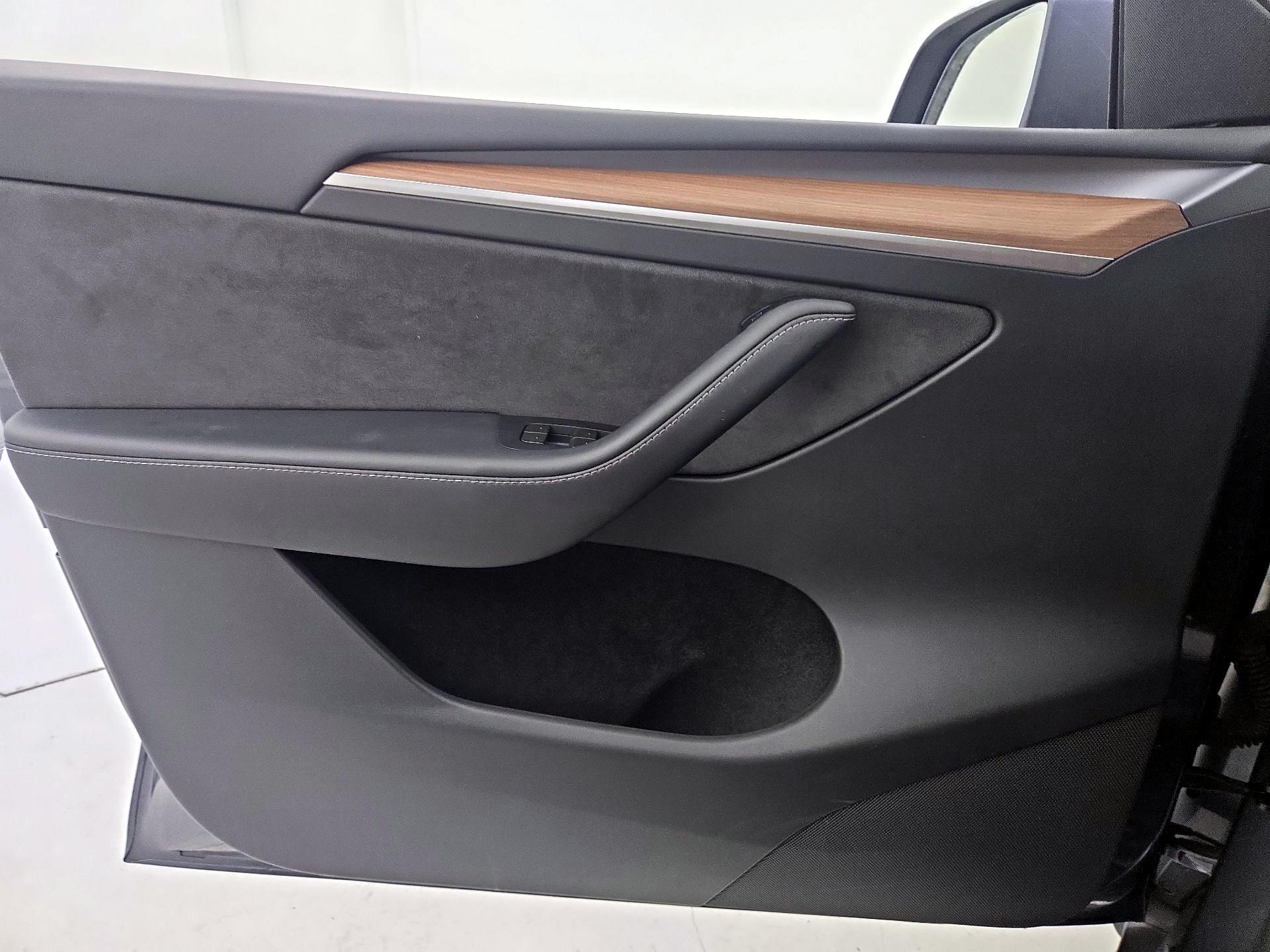 Thumbnail: 2023 Tesla Model Y - 12